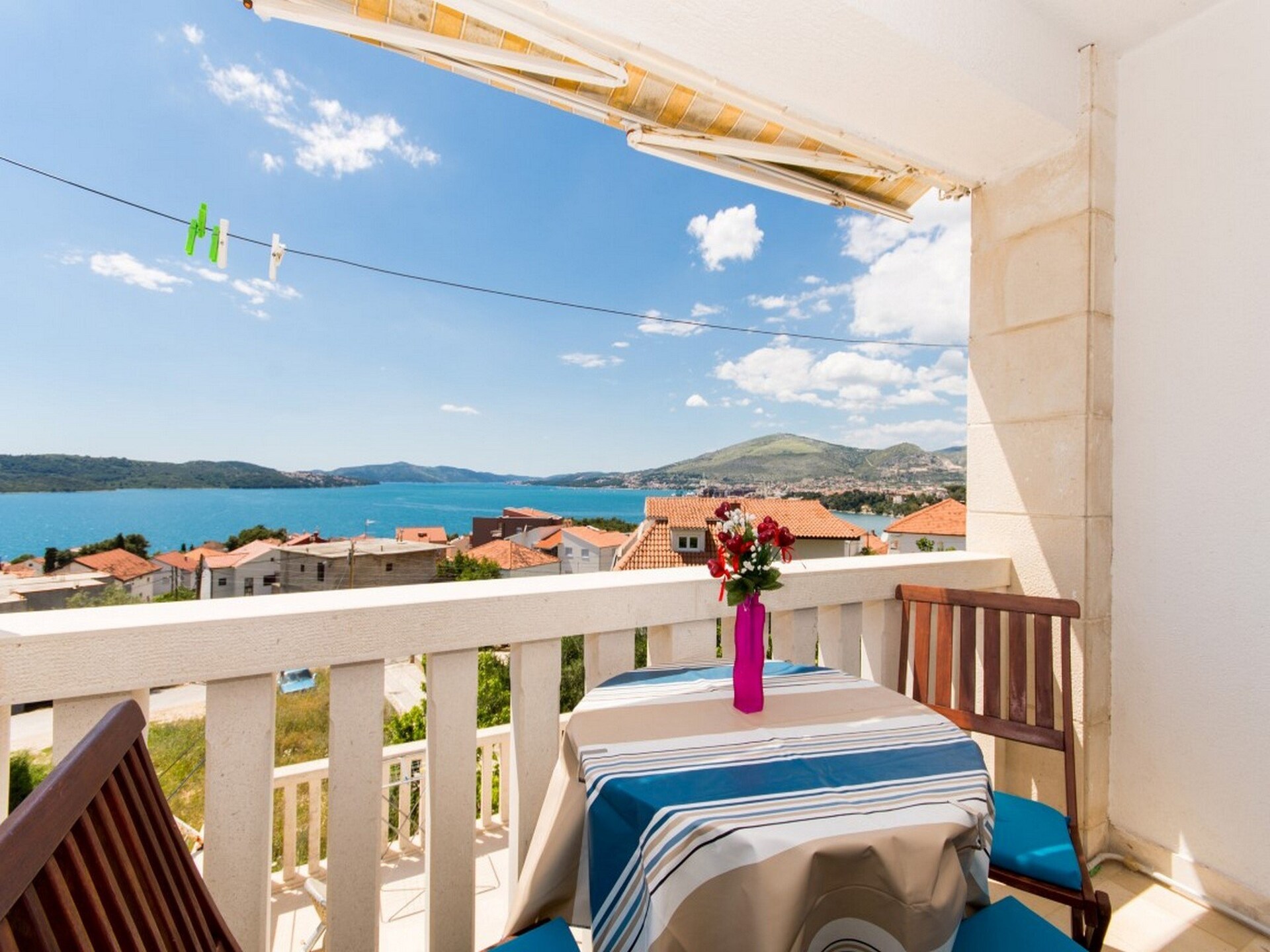 Op 400 m van het strand: appartement in Okrug Gornji voor 4 personen - foto 20