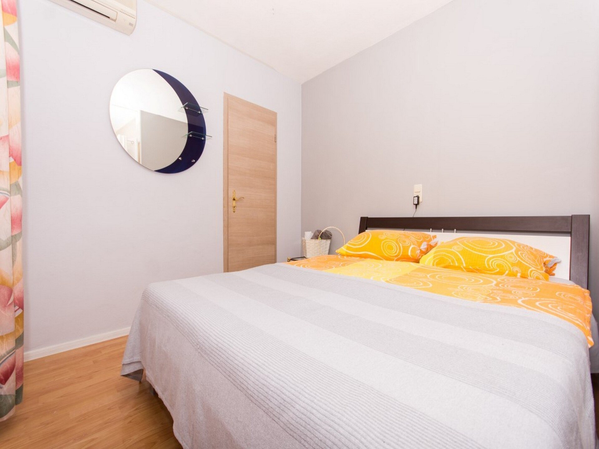 Op 400 m van het strand: appartement in Okrug Gornji voor 4 personen - foto 12