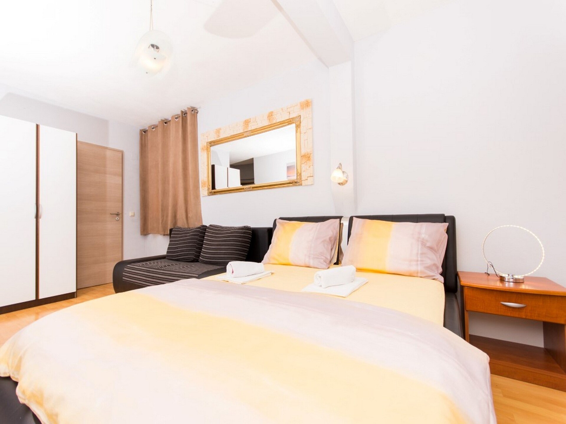 Op 400 m van het strand: appartement in Okrug Gornji voor 4 personen - foto 15