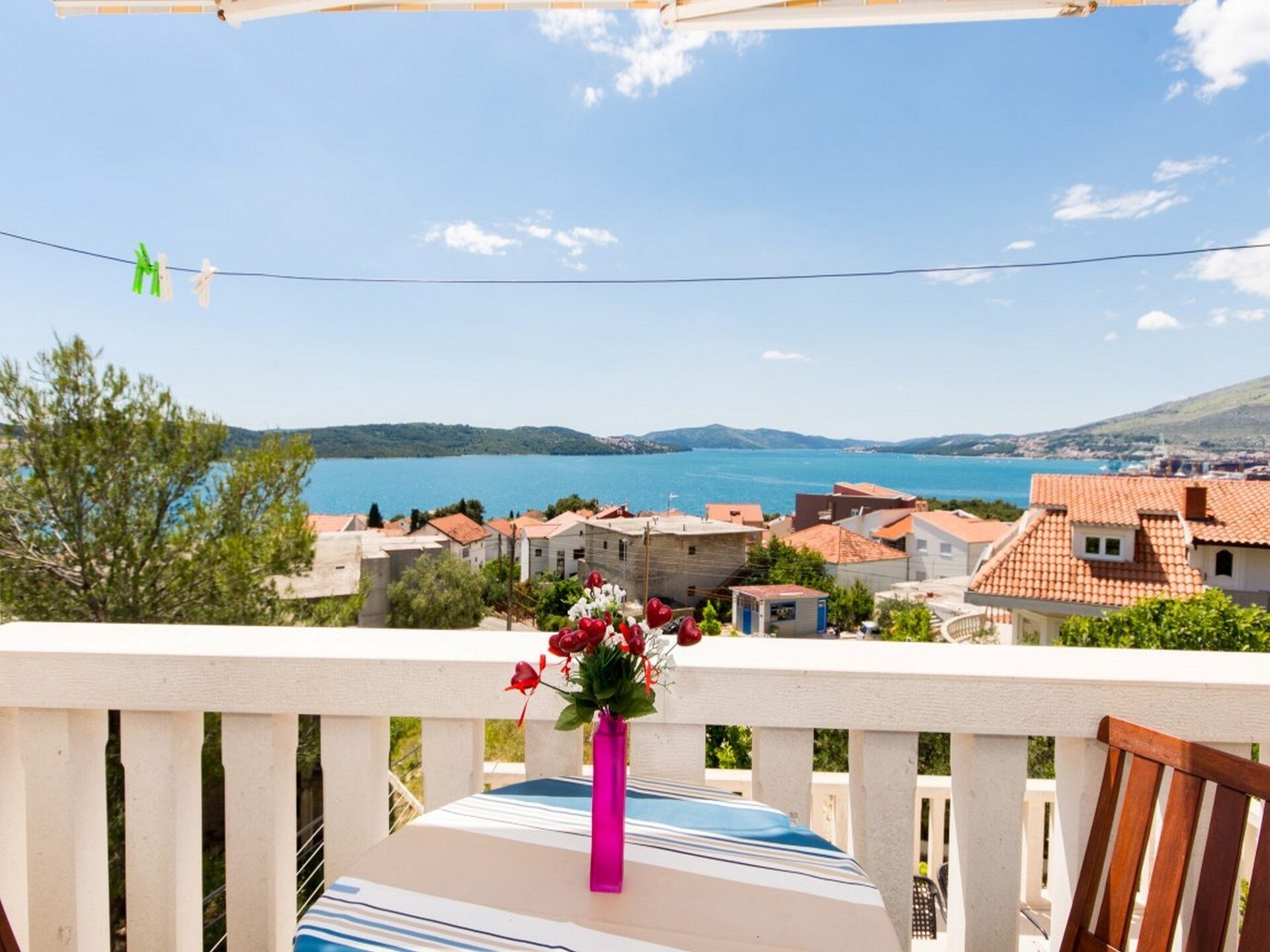 Op 400 m van het strand: appartement in Okrug Gornji voor 4 personen - foto 28