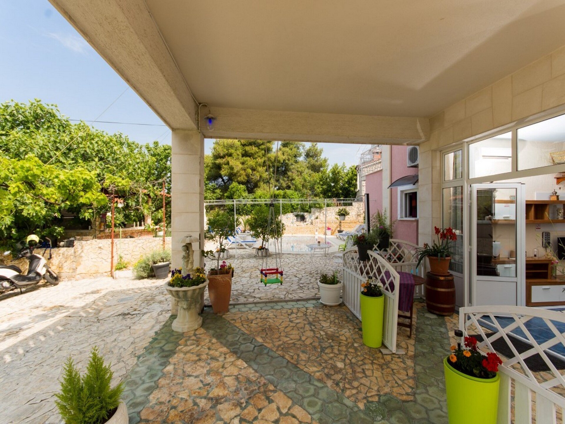 Op 400 m van het strand: appartement in Okrug Gornji voor 4 personen - foto 44