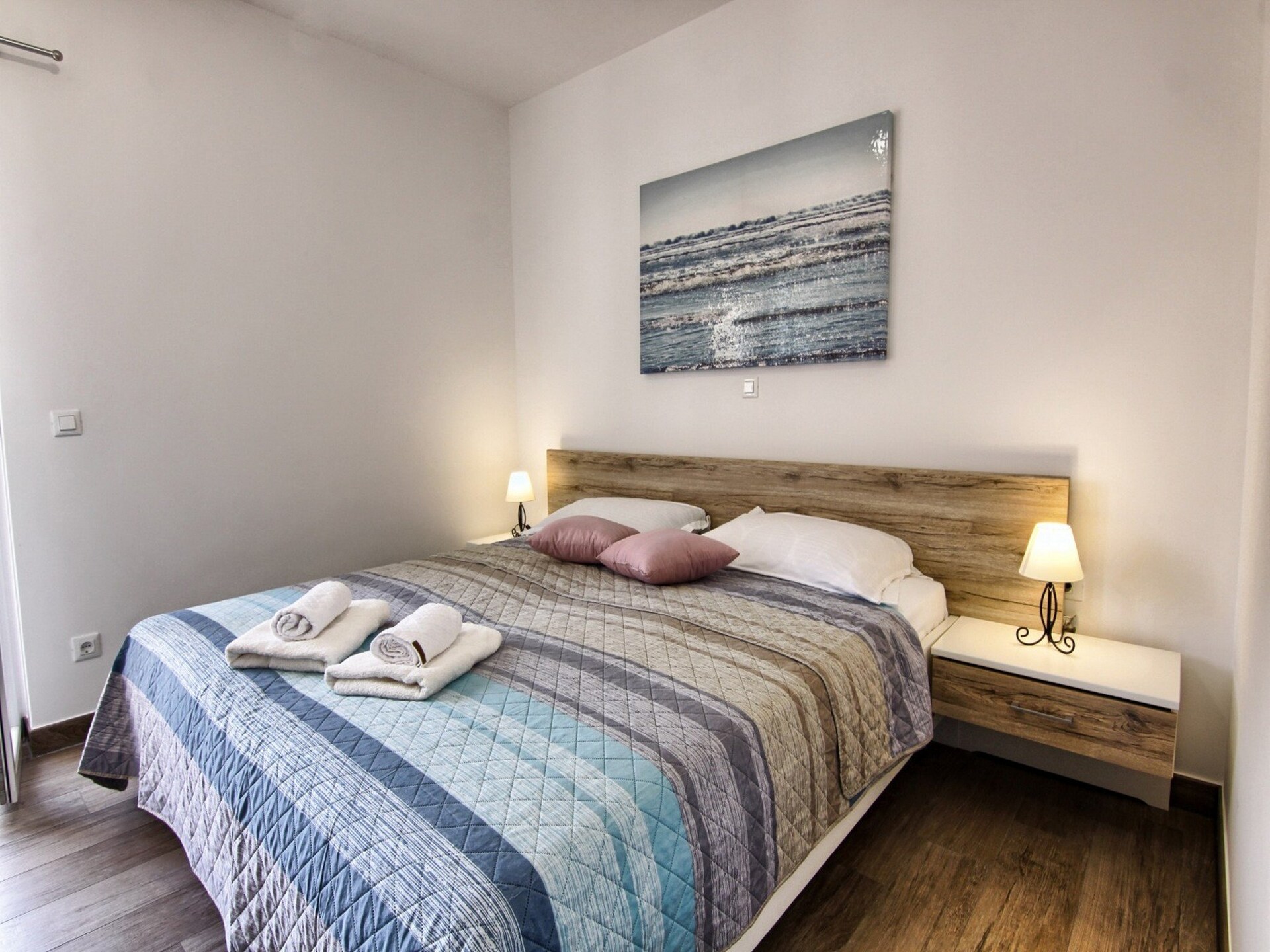 Licht appartement met terras op 50 meter van de zee in Pakoštane - foto 12