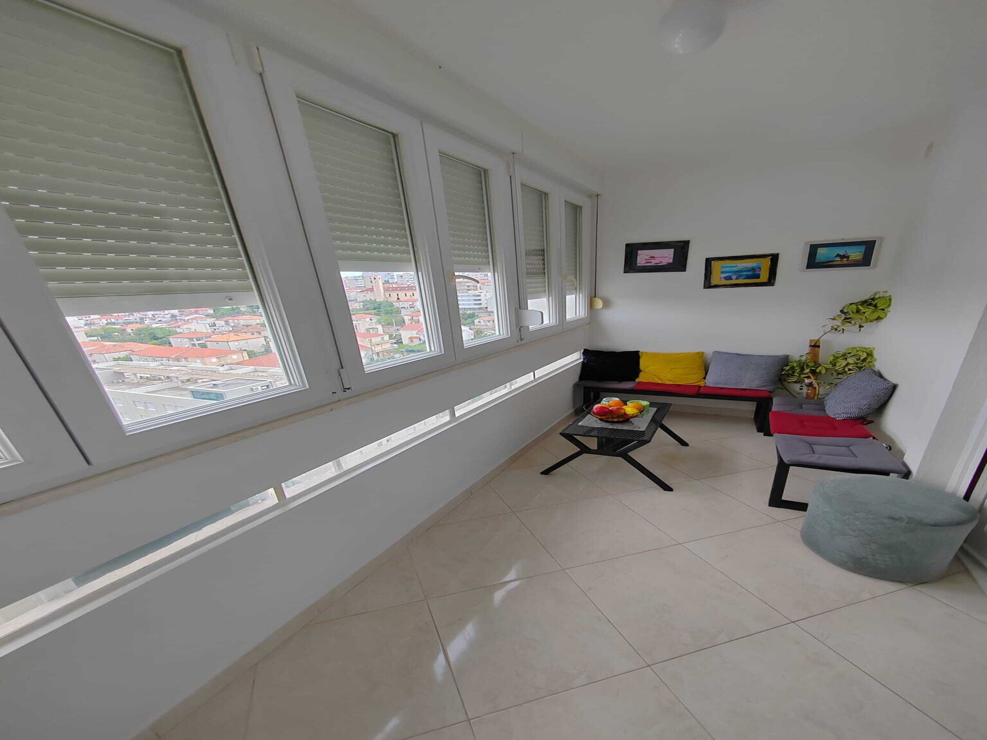 Ruim 3-kamerappartement met loggia in Split, op 3 km van het strand - foto 8