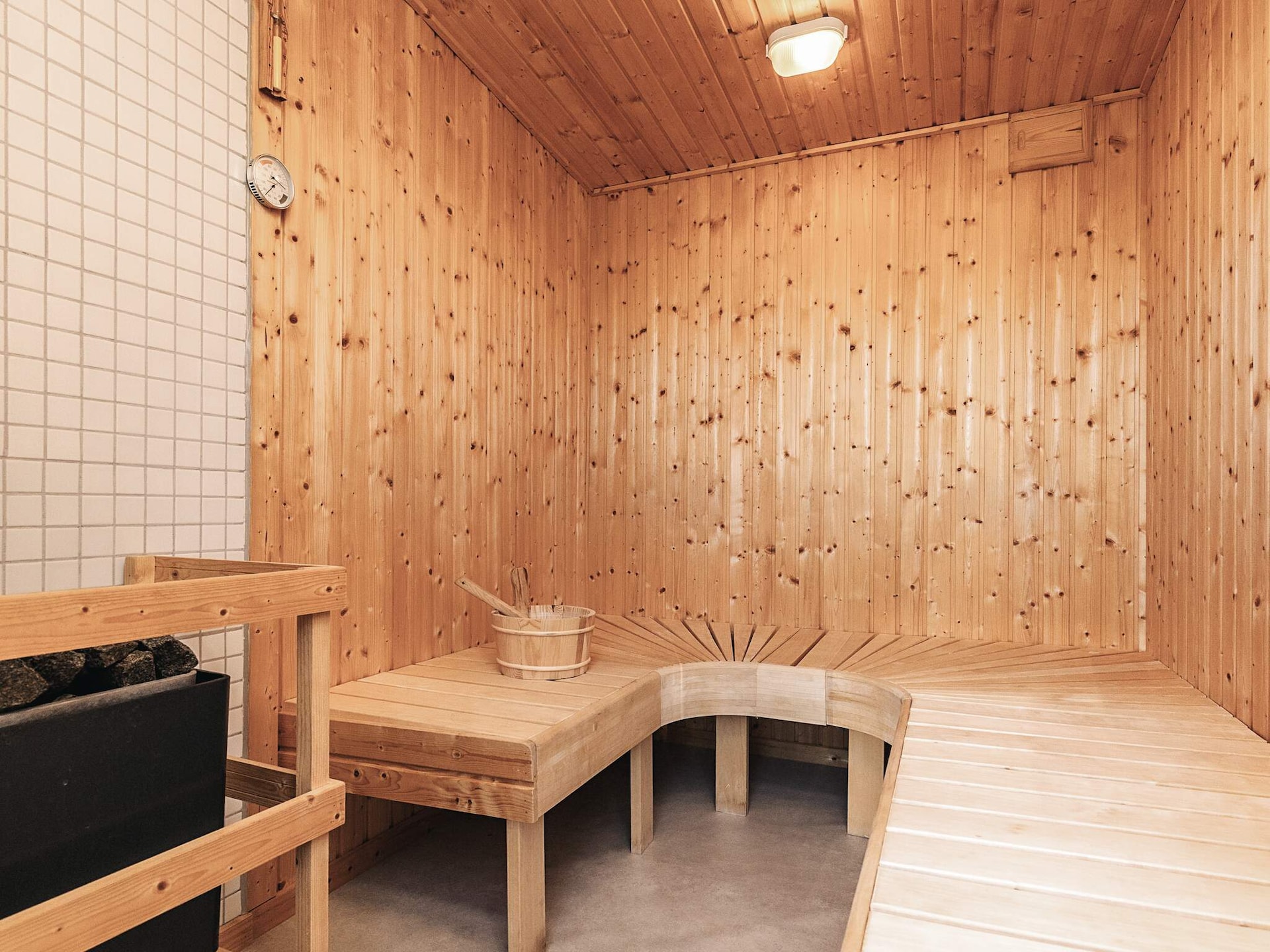 Luxe vakantiehuis voor 12 personen met sauna, wildnisbad en activiteitenruimte op 300m van zee - foto 37