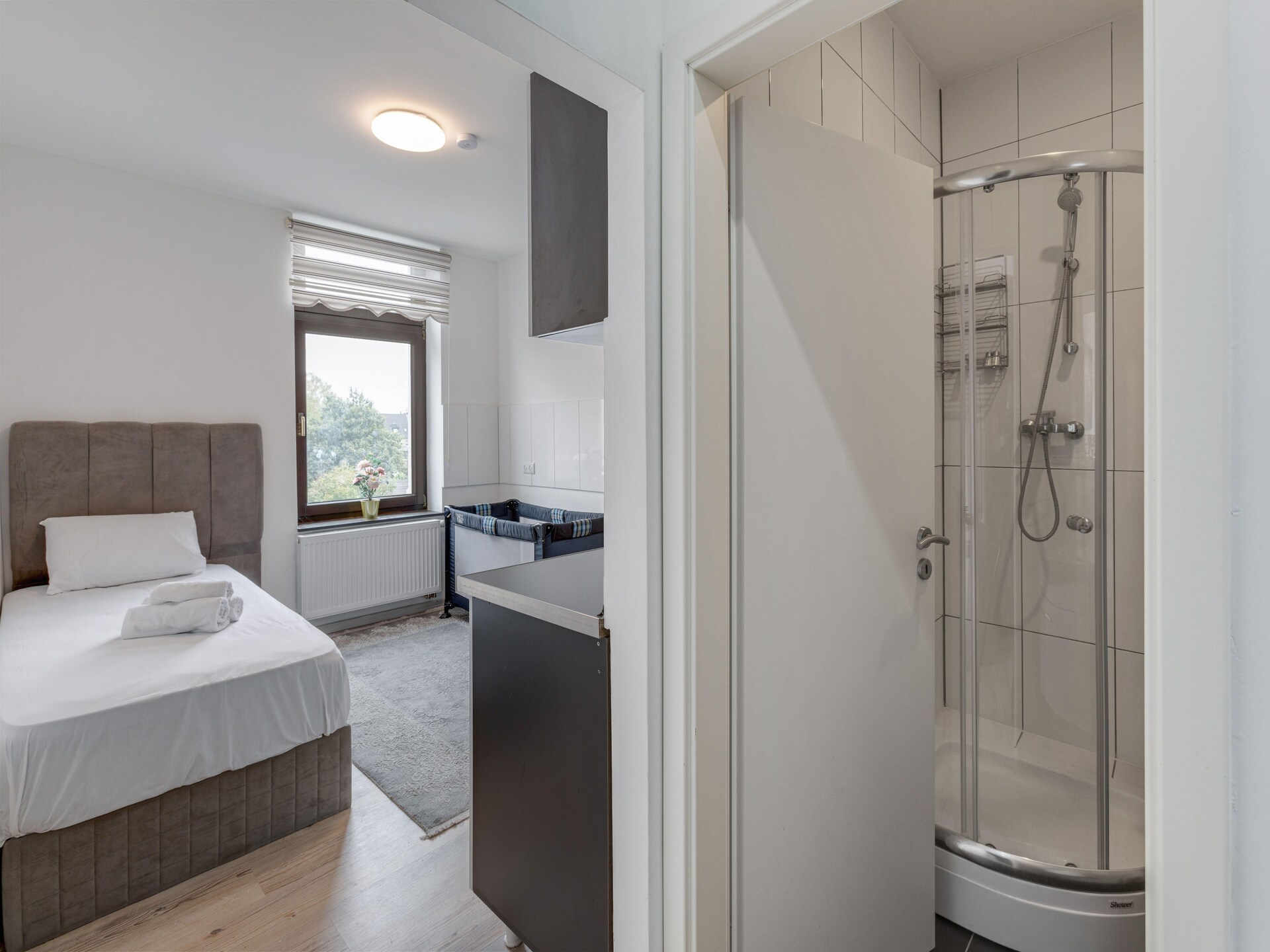 Licht appartement in Oberhausen, dichtbij bus en bakker - foto 13
