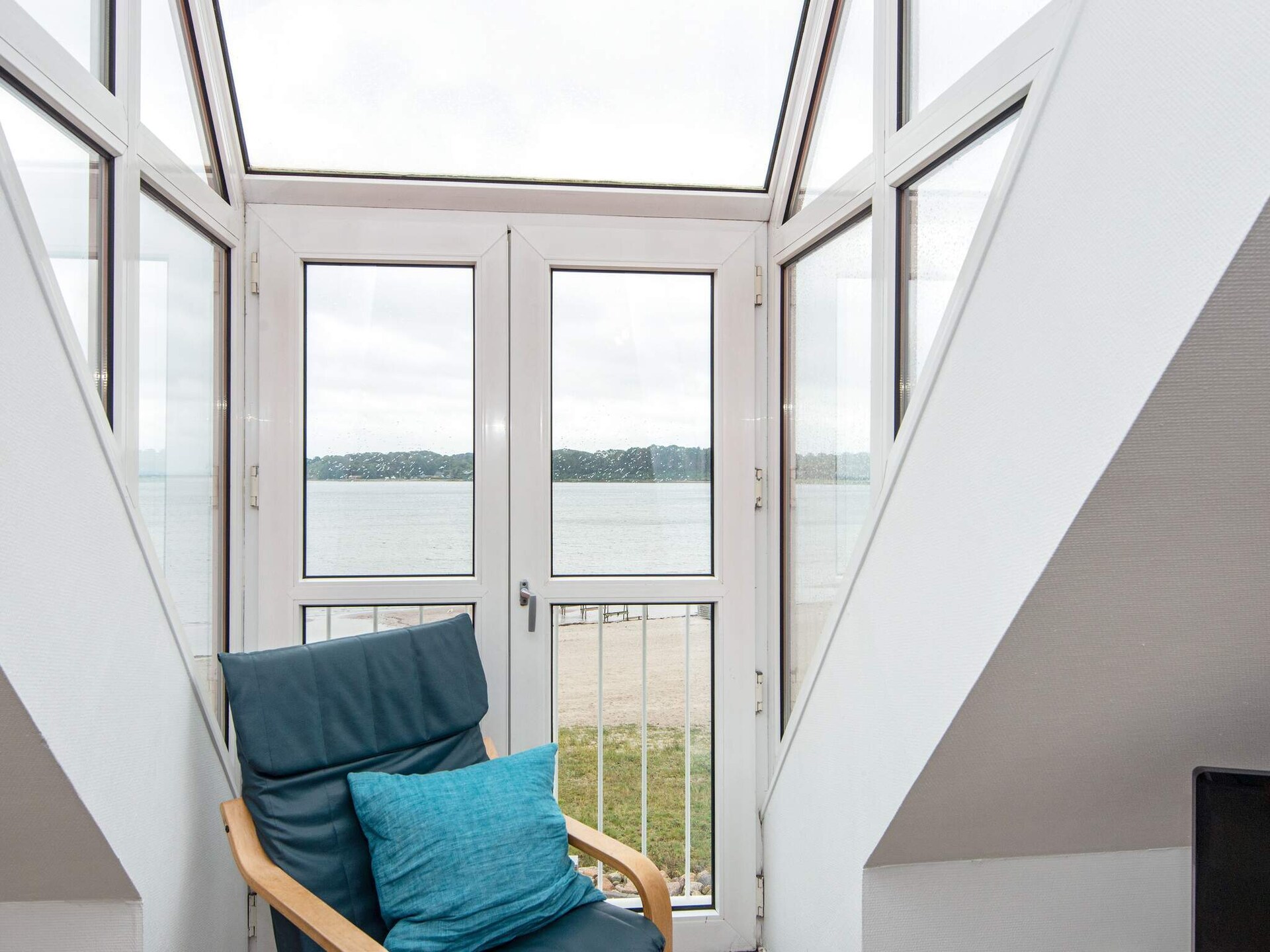 Vakantiehuis direct aan het strand van Hejls met uitzicht over de Kleine Belt - foto 14