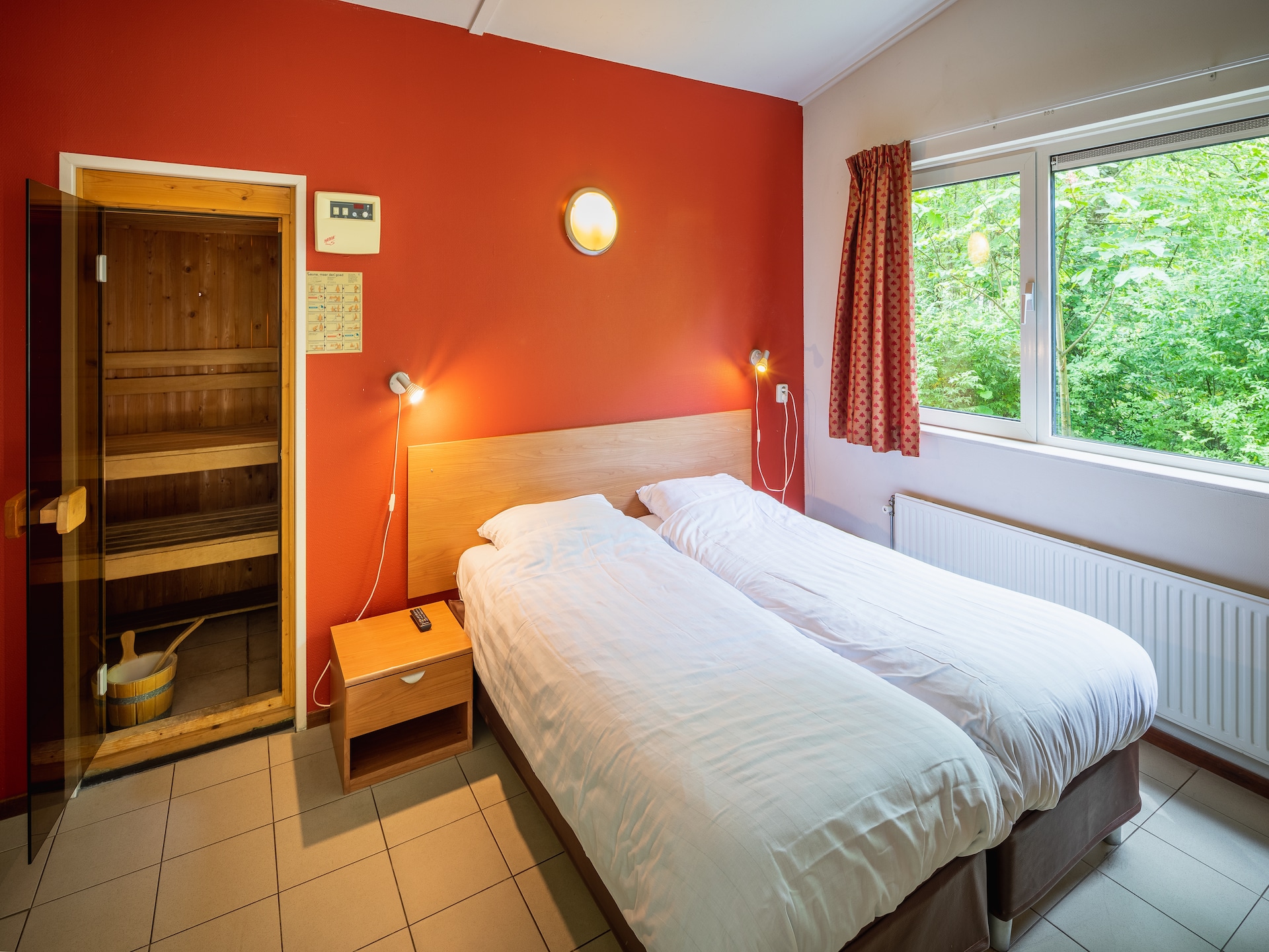 Vredige bosbungalow op de Veluwe met sauna en tuin - foto 5