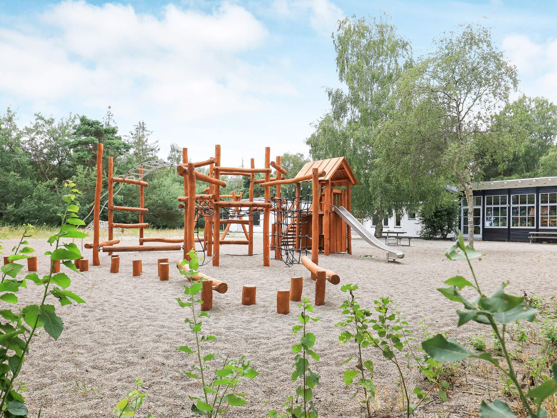 Gerenoveerd vakantiehuis bij het zandstrand in Væggerløse - foto 12
