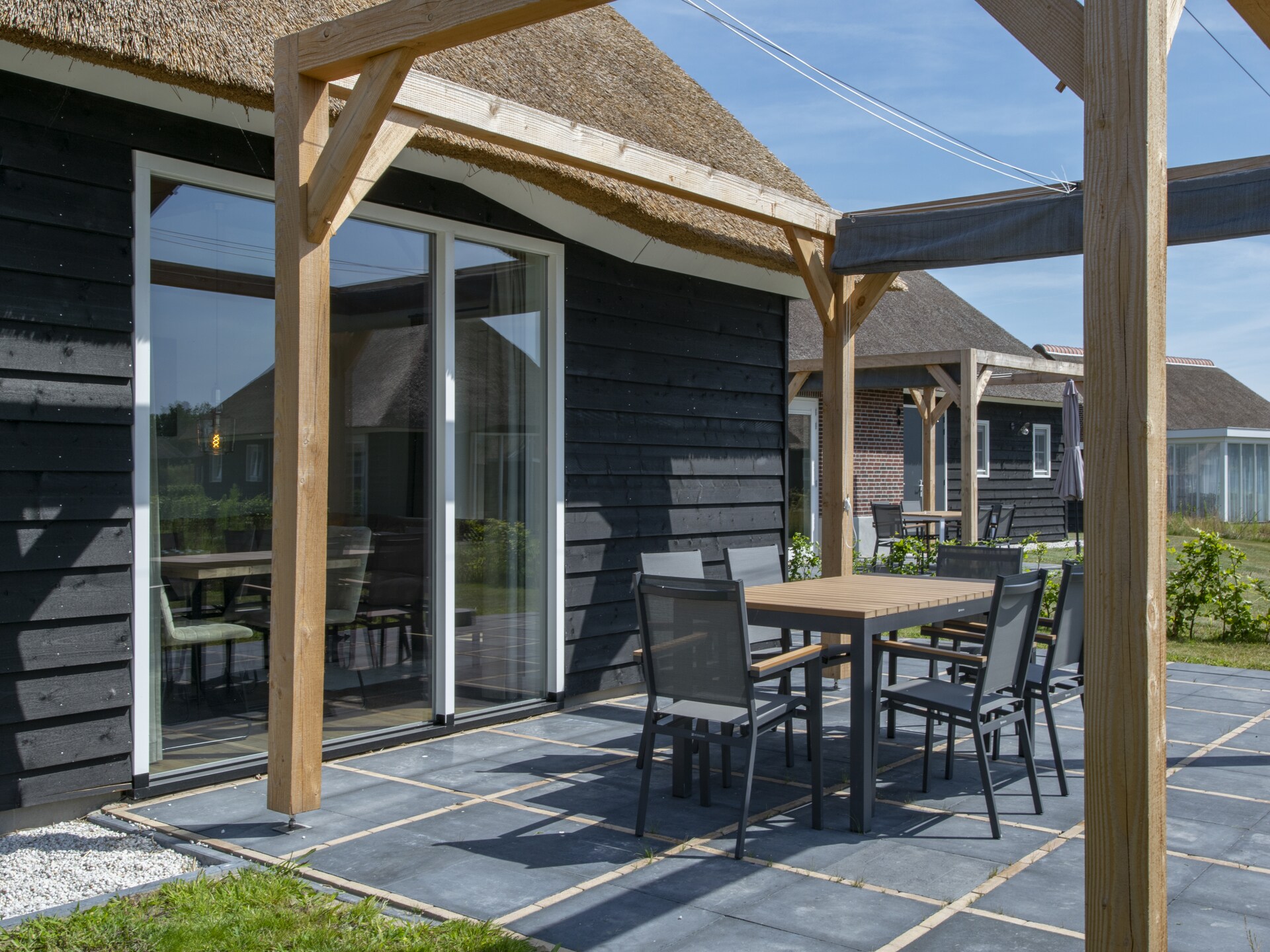 Luxe rietgedekte villa met vloerverwarming op vakantiepark De Heihorsten - foto 7