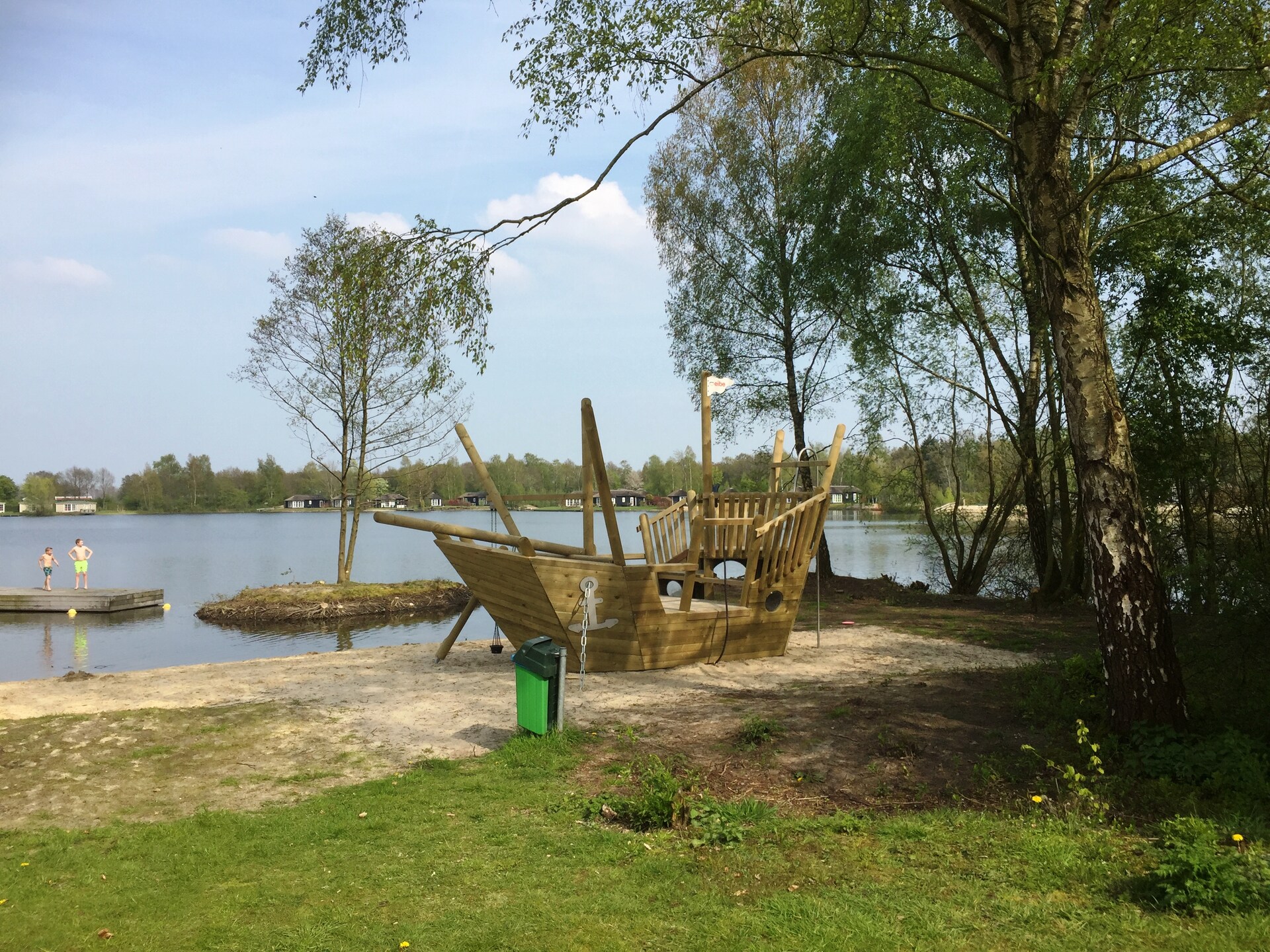Luxe vakantielodge met airco op Recreatiepark Tolplas, huisdieren welkom - foto 25
