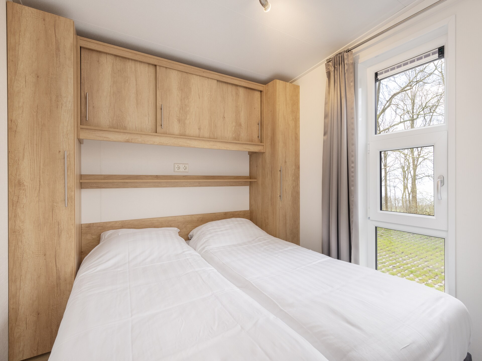 Luxe vakantielodge met airco op Recreatiepark Tolplas, huisdieren welkom - foto 5