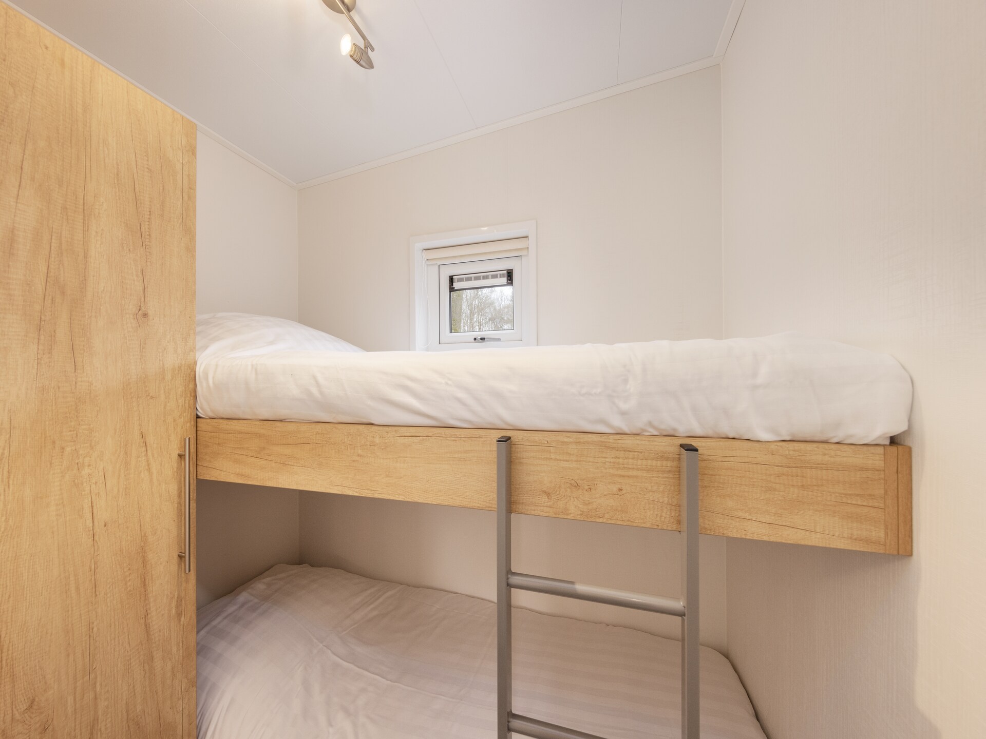 Luxe vakantielodge met airco op Recreatiepark Tolplas, huisdieren welkom - foto 13