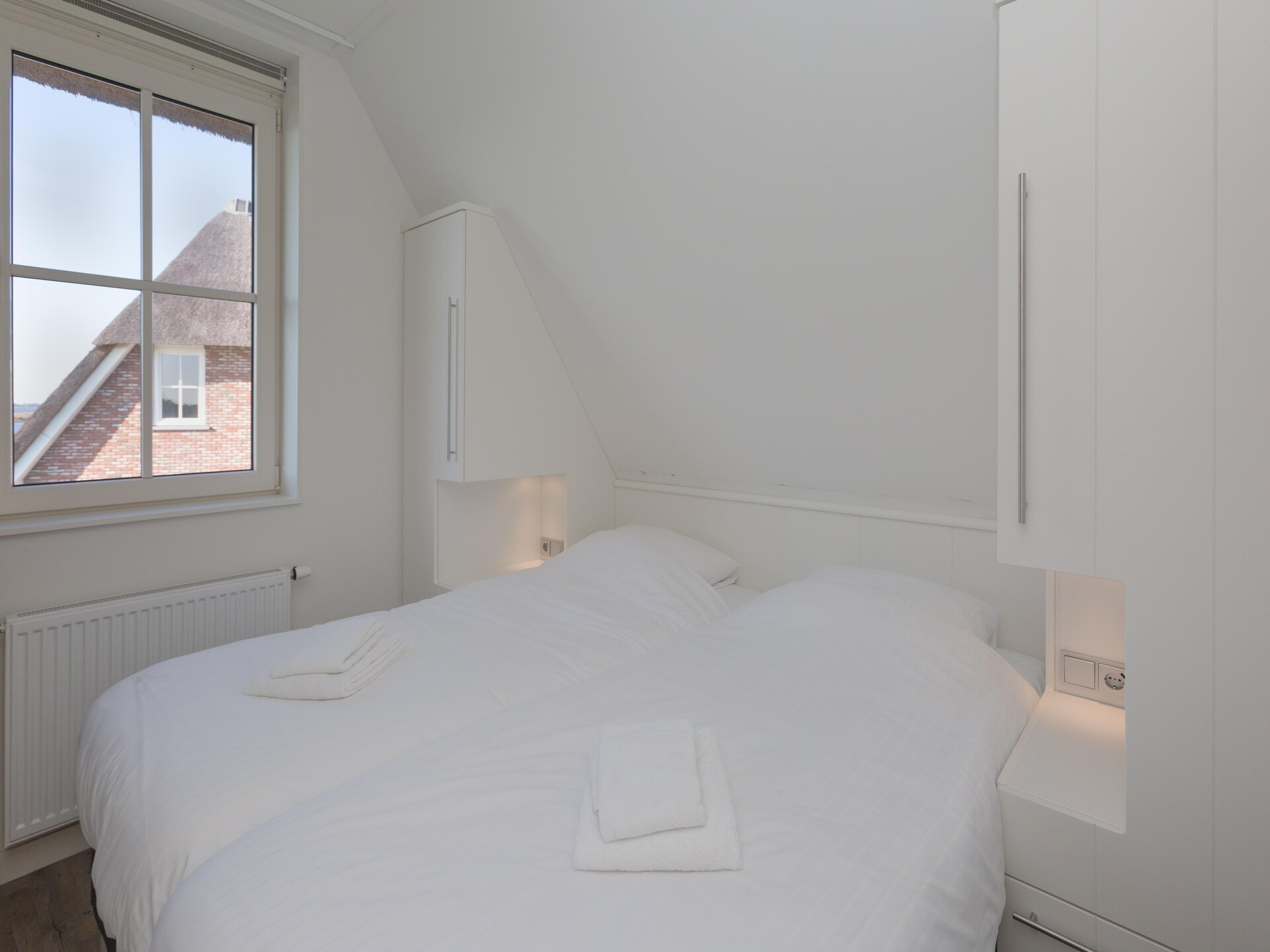 Luxe watervilla met sauna en buitenjacuzzi aan het Friese meer - foto 14
