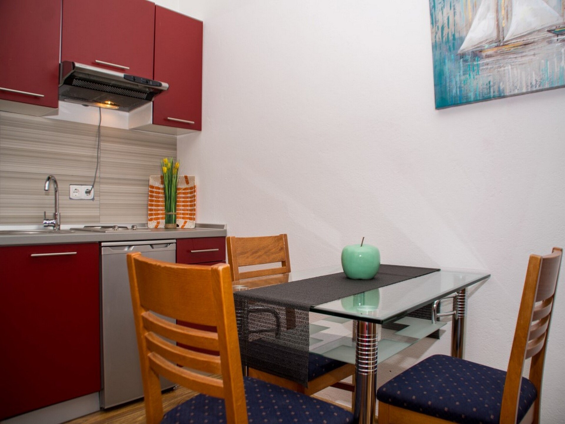 Studio met balkon en zeezicht op 400 meter van het strand in Okrug Gornji - foto 4