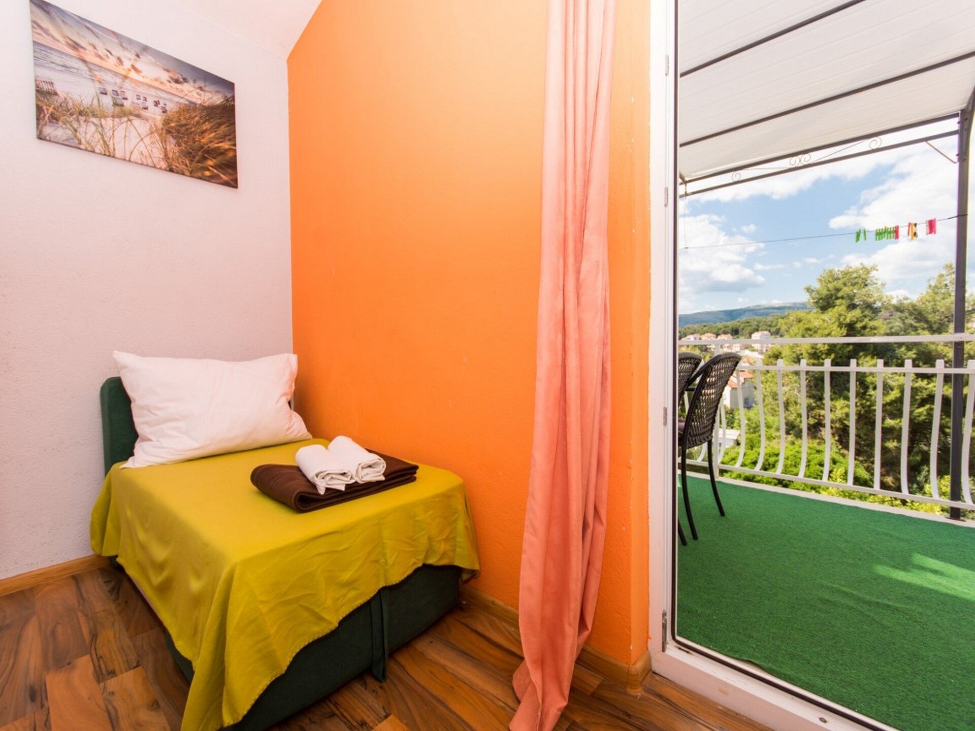 Appartement met balkon en zeezicht vlakbij het strand van Okrug Gornji - foto 9