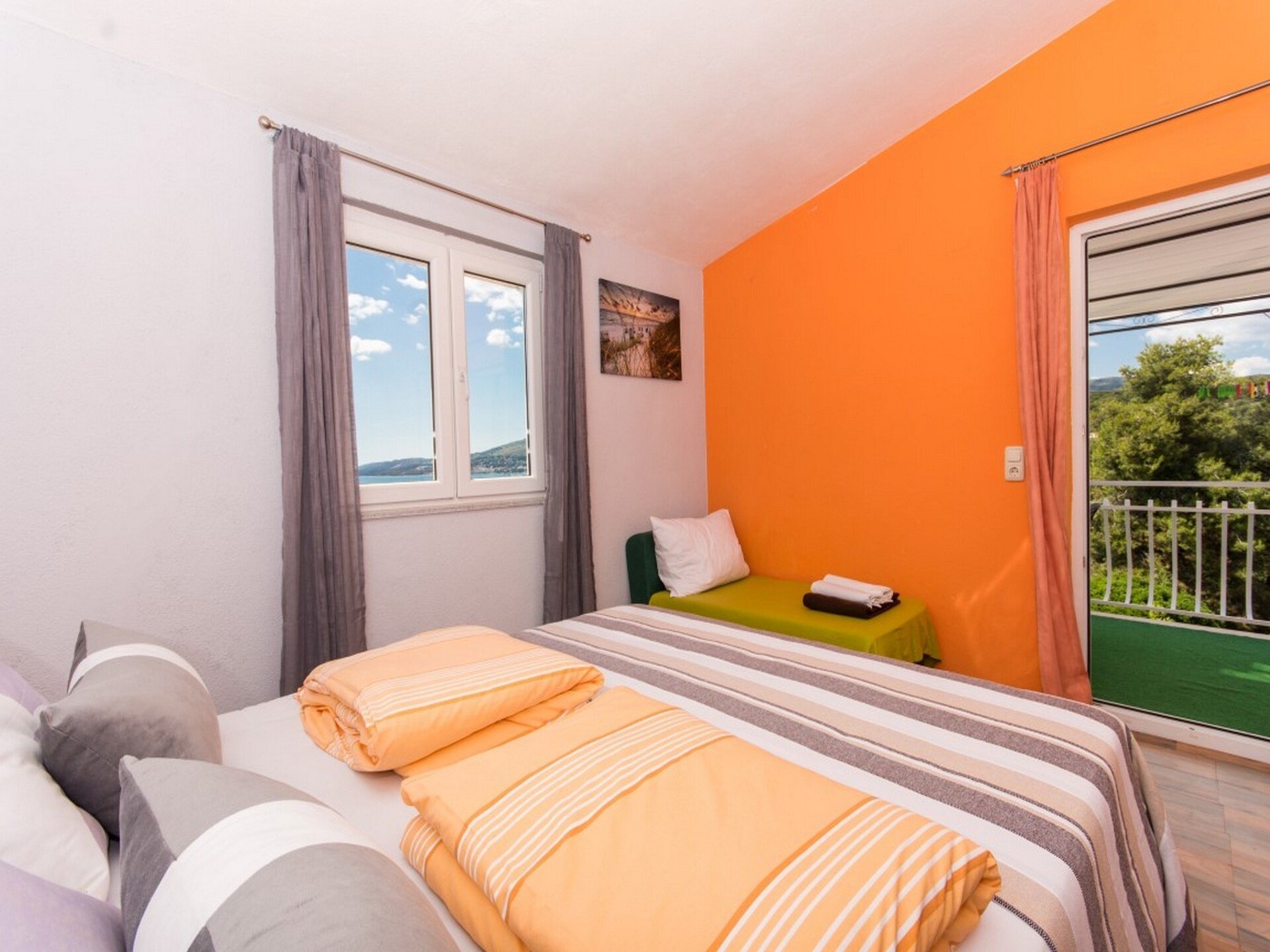 Appartement met balkon en zeezicht vlakbij het strand van Okrug Gornji - foto 10