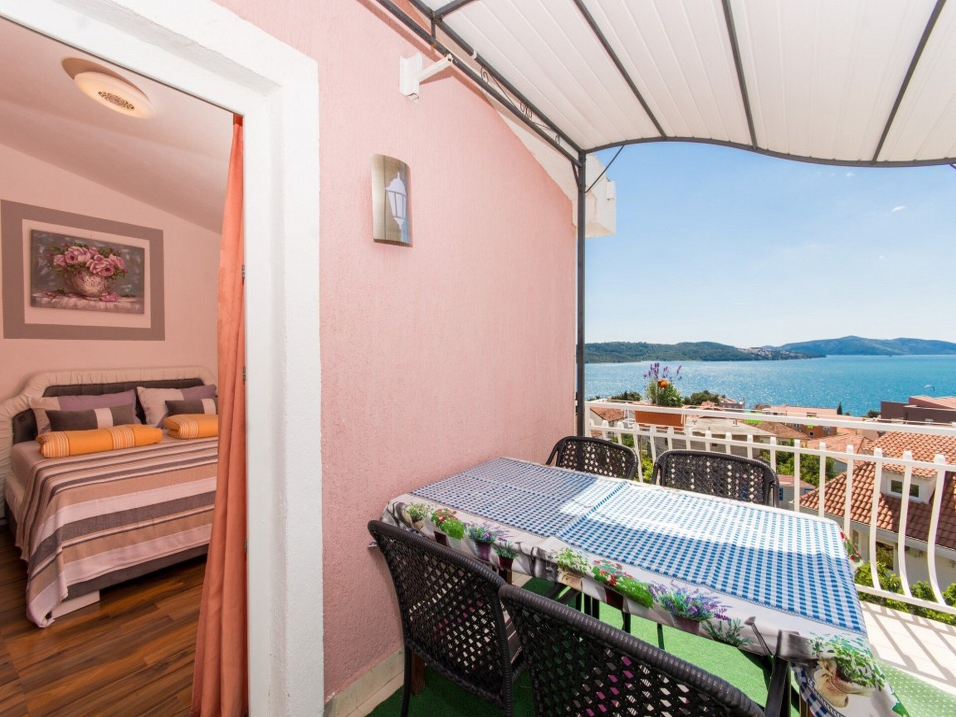 Appartement met balkon en zeezicht vlakbij het strand van Okrug Gornji - foto 21