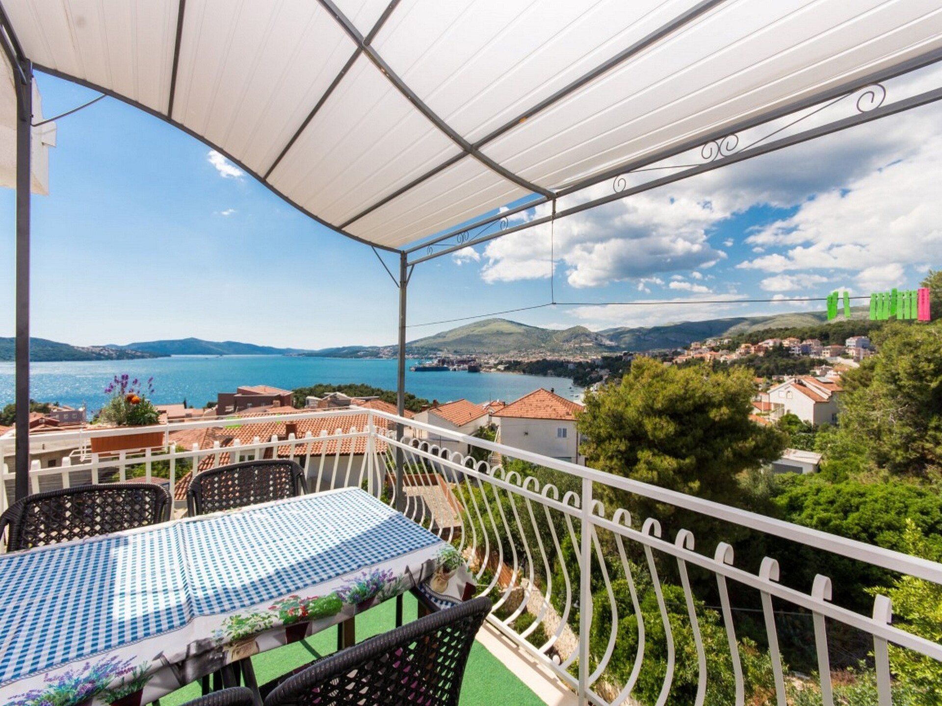 Appartement met balkon en zeezicht vlakbij het strand van Okrug Gornji - foto 26