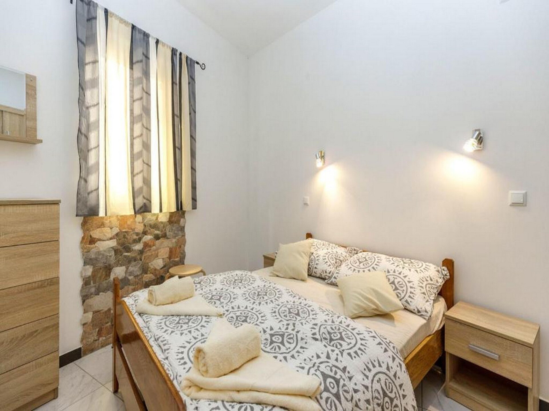 Gezellig appartement in historisch Senj, 200m van het strand - foto 7