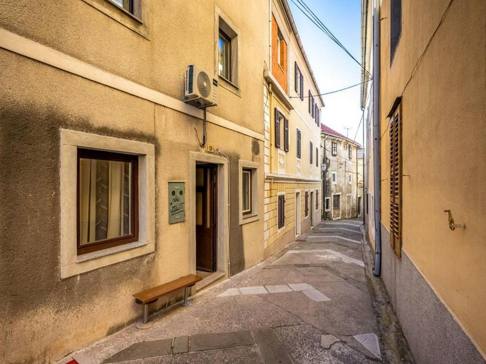 Gezellig appartement in historisch Senj, 200m van het strand - foto 15