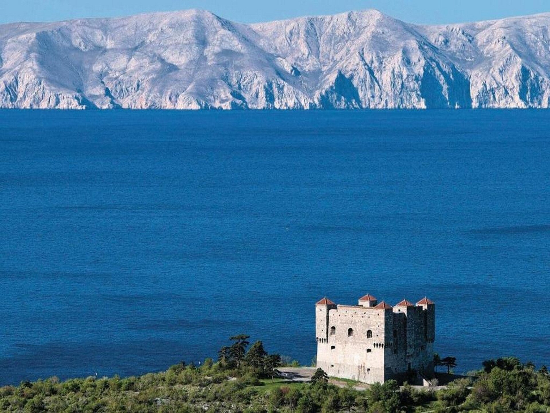 Gezellig appartement in historisch Senj, 200m van het strand - foto 19