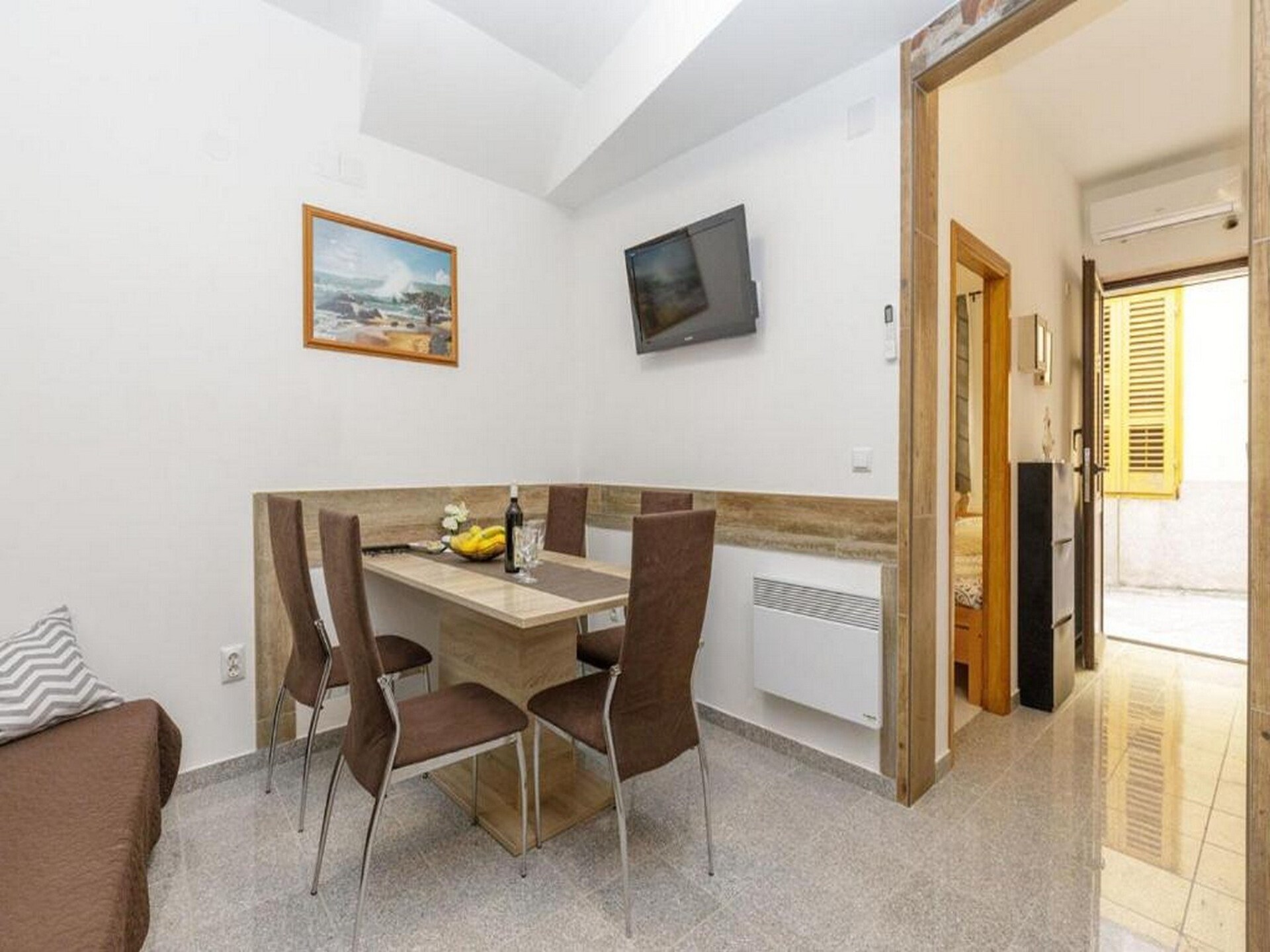 Gezellig appartement in historisch Senj, 200m van het strand - foto 3