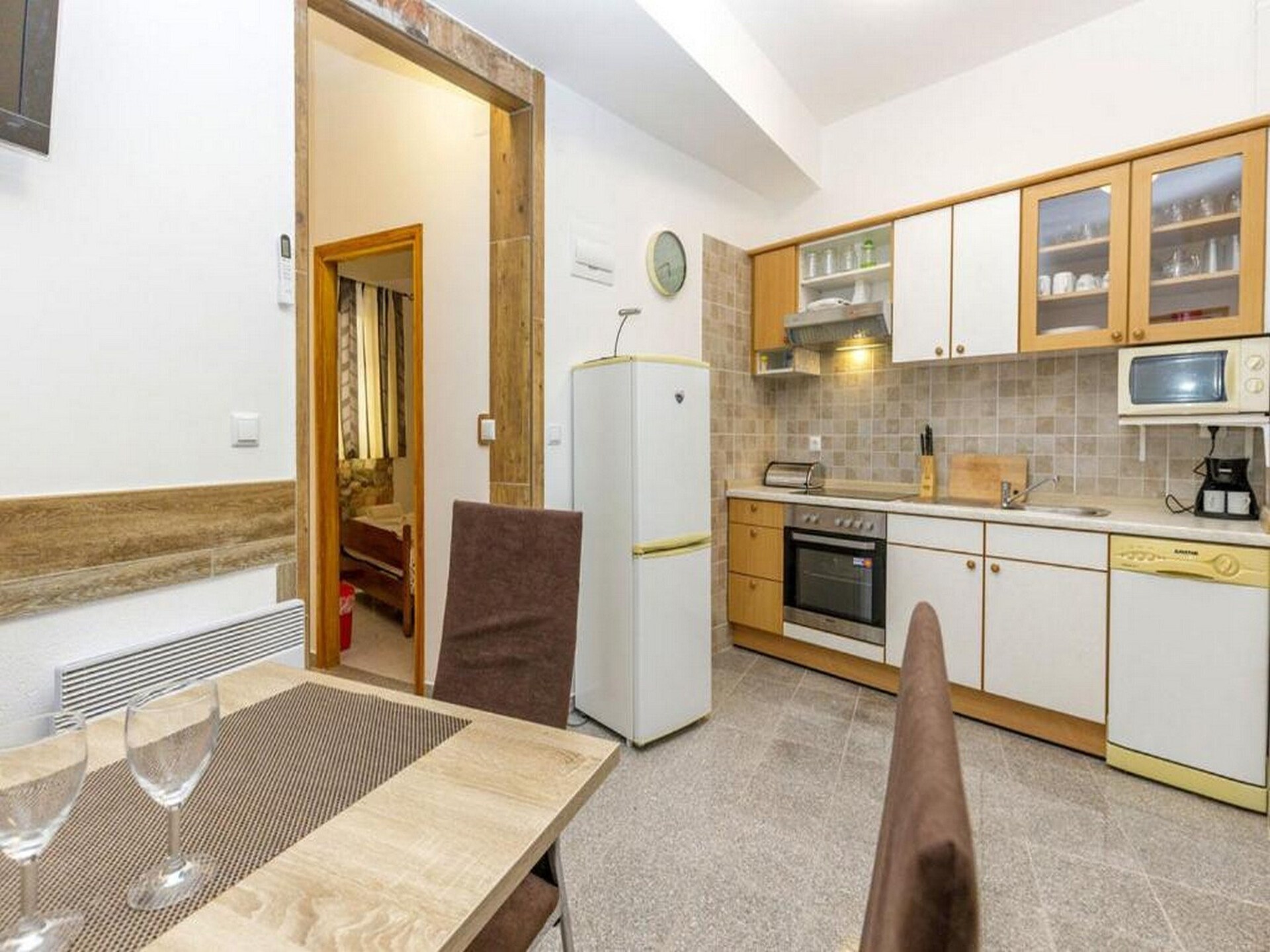 Gezellig appartement in historisch Senj, 200m van het strand - foto 5