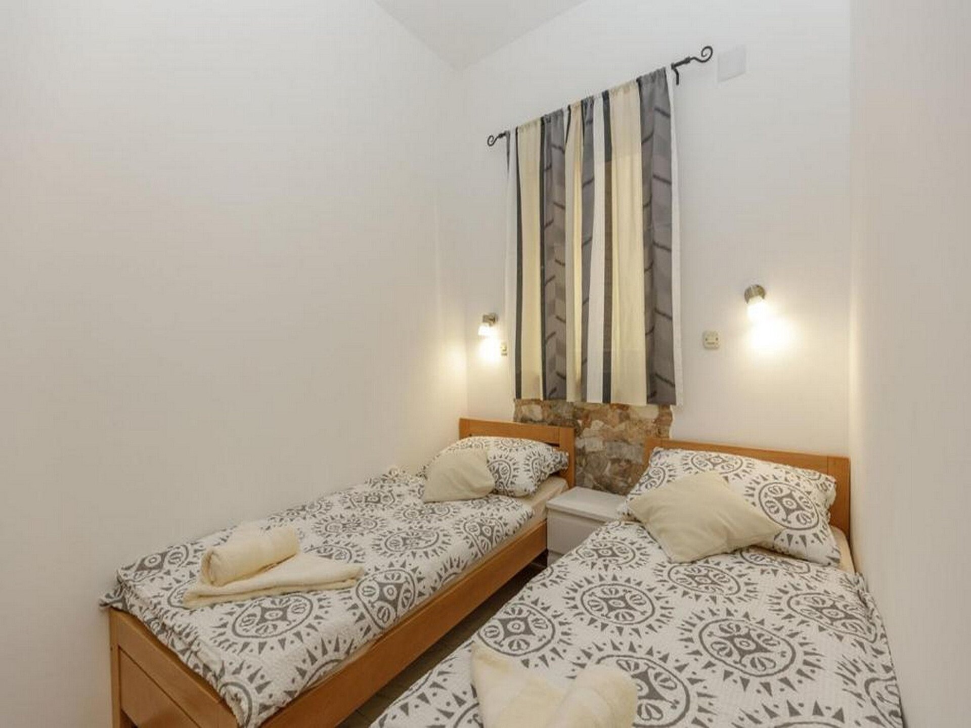 Gezellig appartement in historisch Senj, 200m van het strand - foto 9