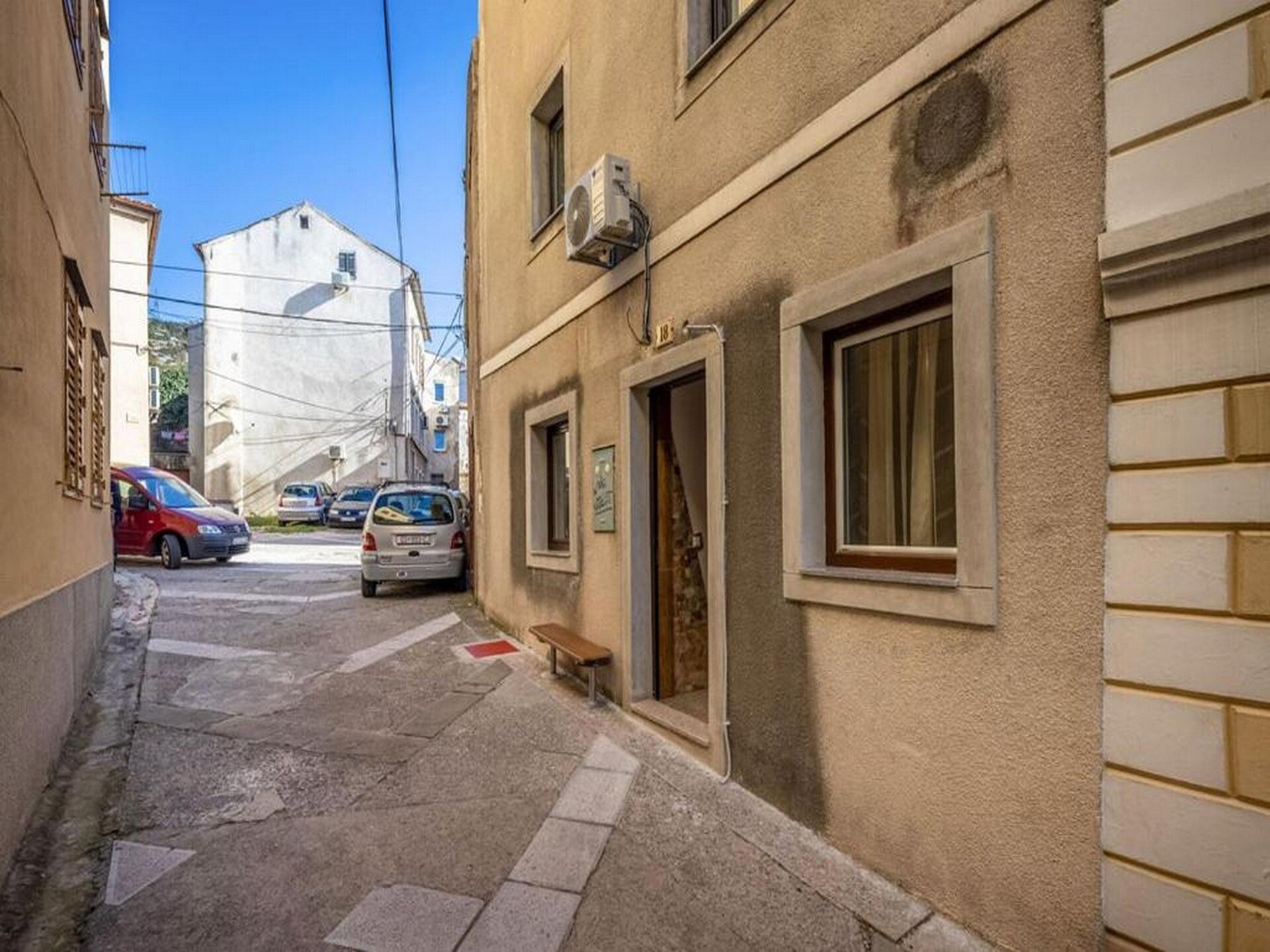 Gezellig appartement in historisch Senj, 200m van het strand - foto 16