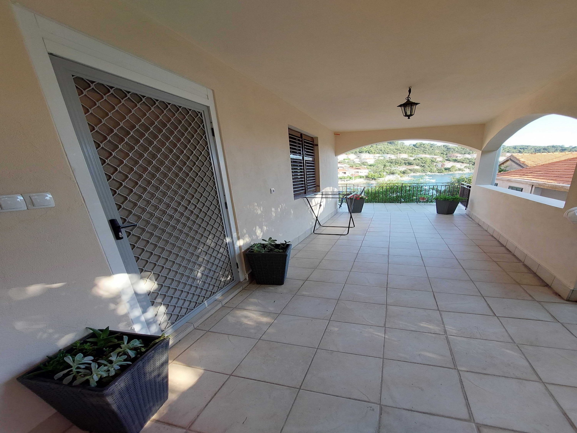 Ruim appartement met zeezicht en terras in Smokvica - foto 11