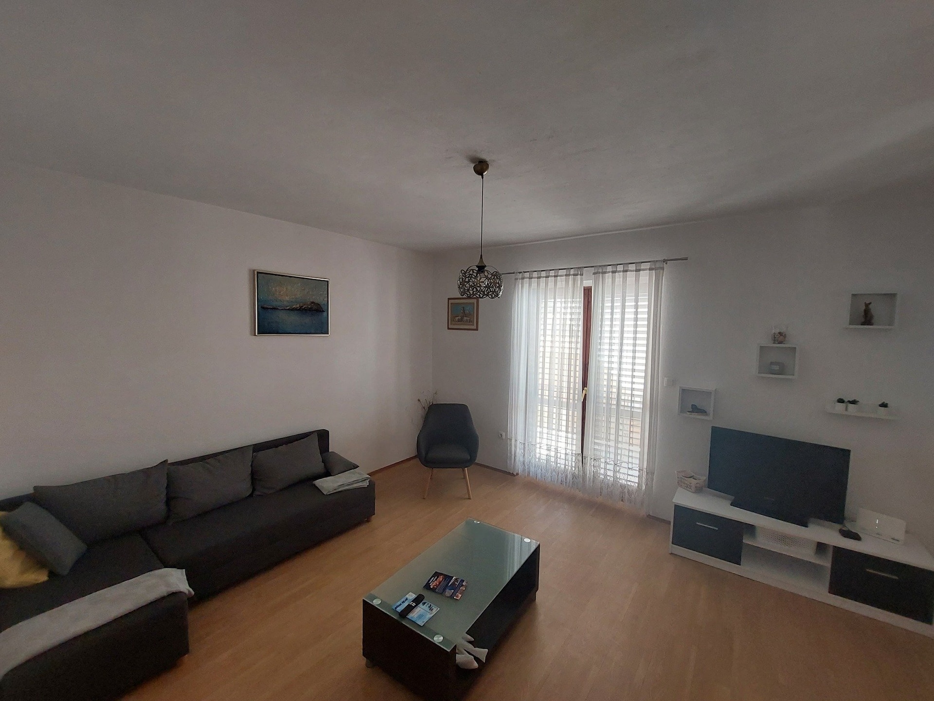 Ruim appartement met zeezicht en terras in Smokvica - foto 1