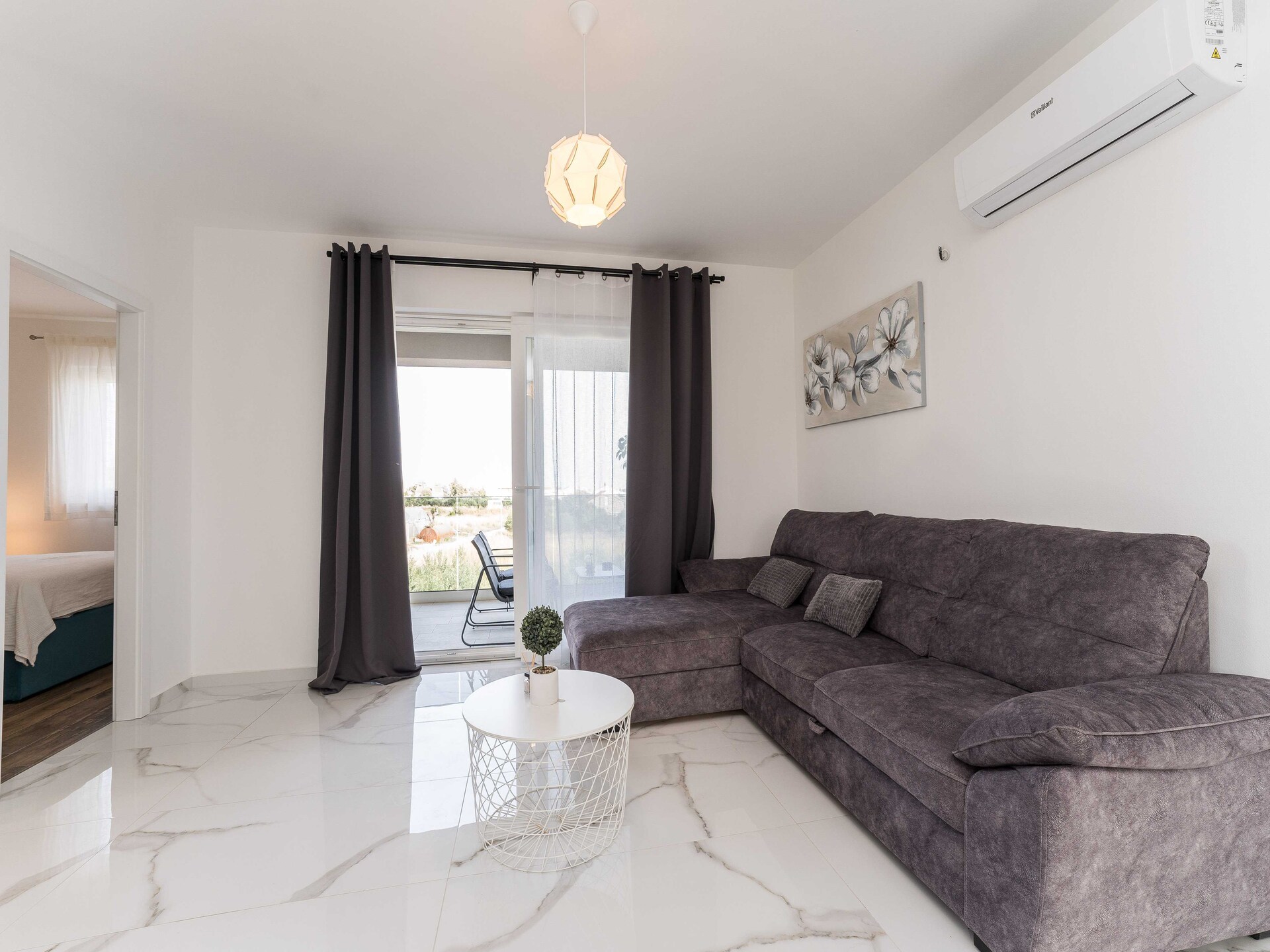 5-persoons appartement in Bibinje op 700m van het strand - foto 1