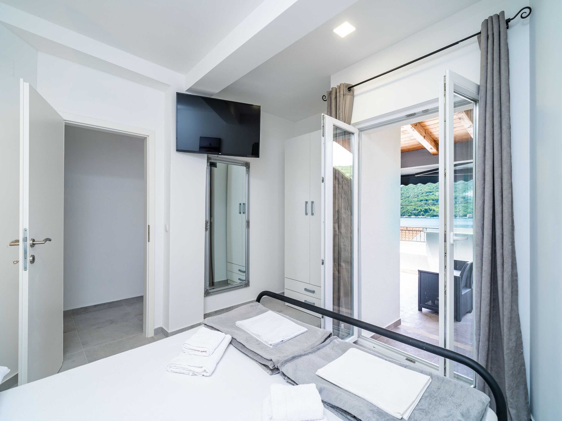 Appartement met terras en zeezicht direct aan zee in Molunat - foto 10