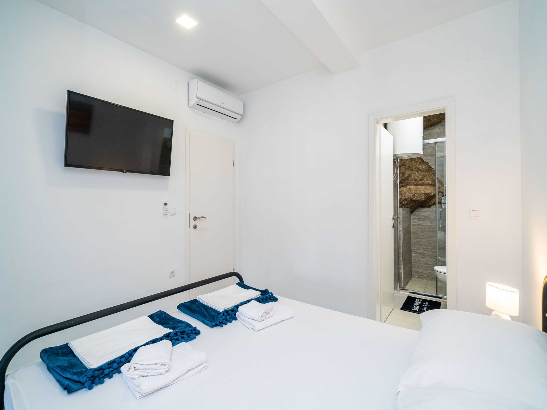 Appartement met terras en zeezicht direct aan zee in Molunat - foto 13