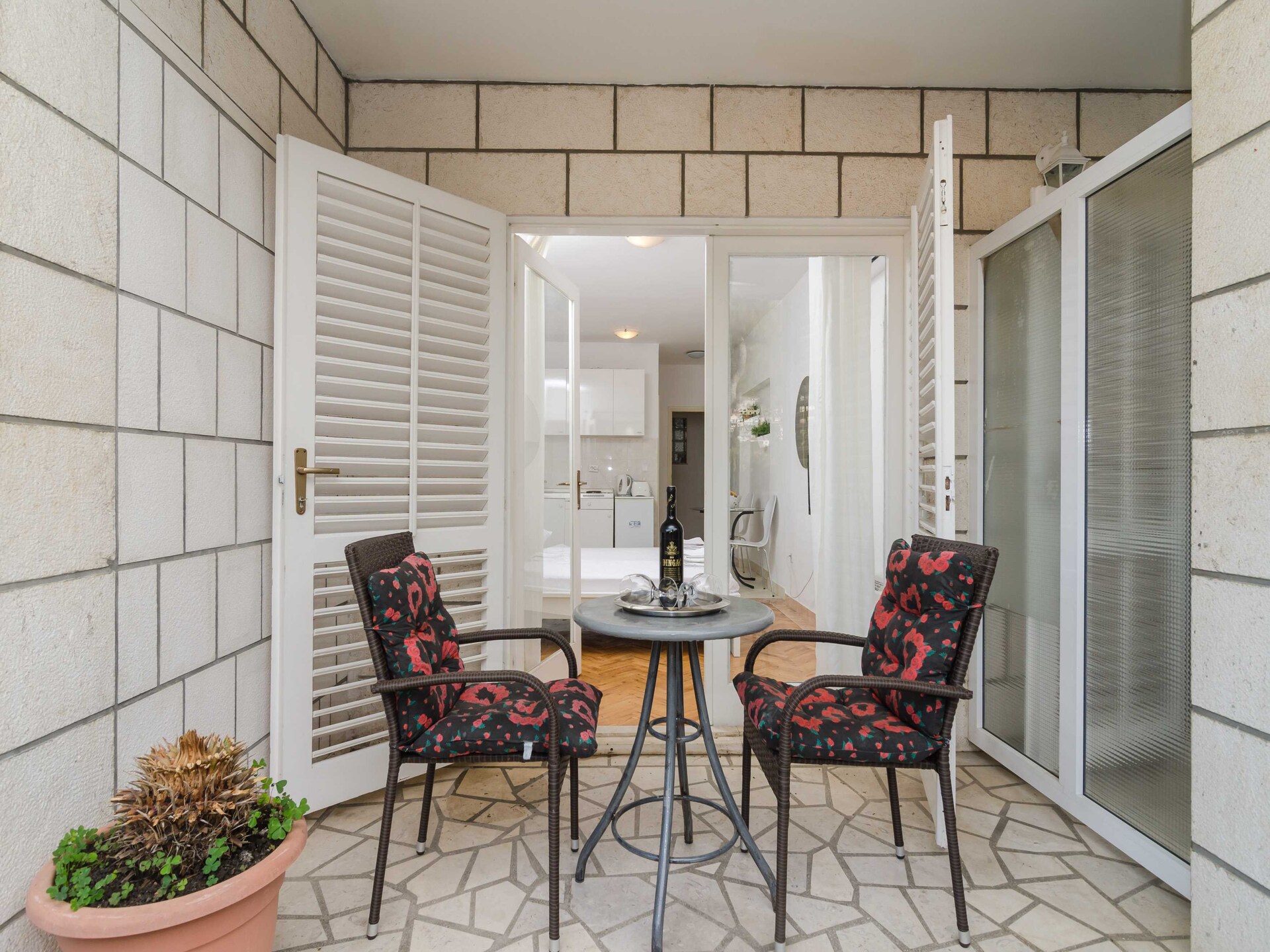 Kompact studio-appartement met balkon op 300 meter van het strand in Dubrovnik - foto 13