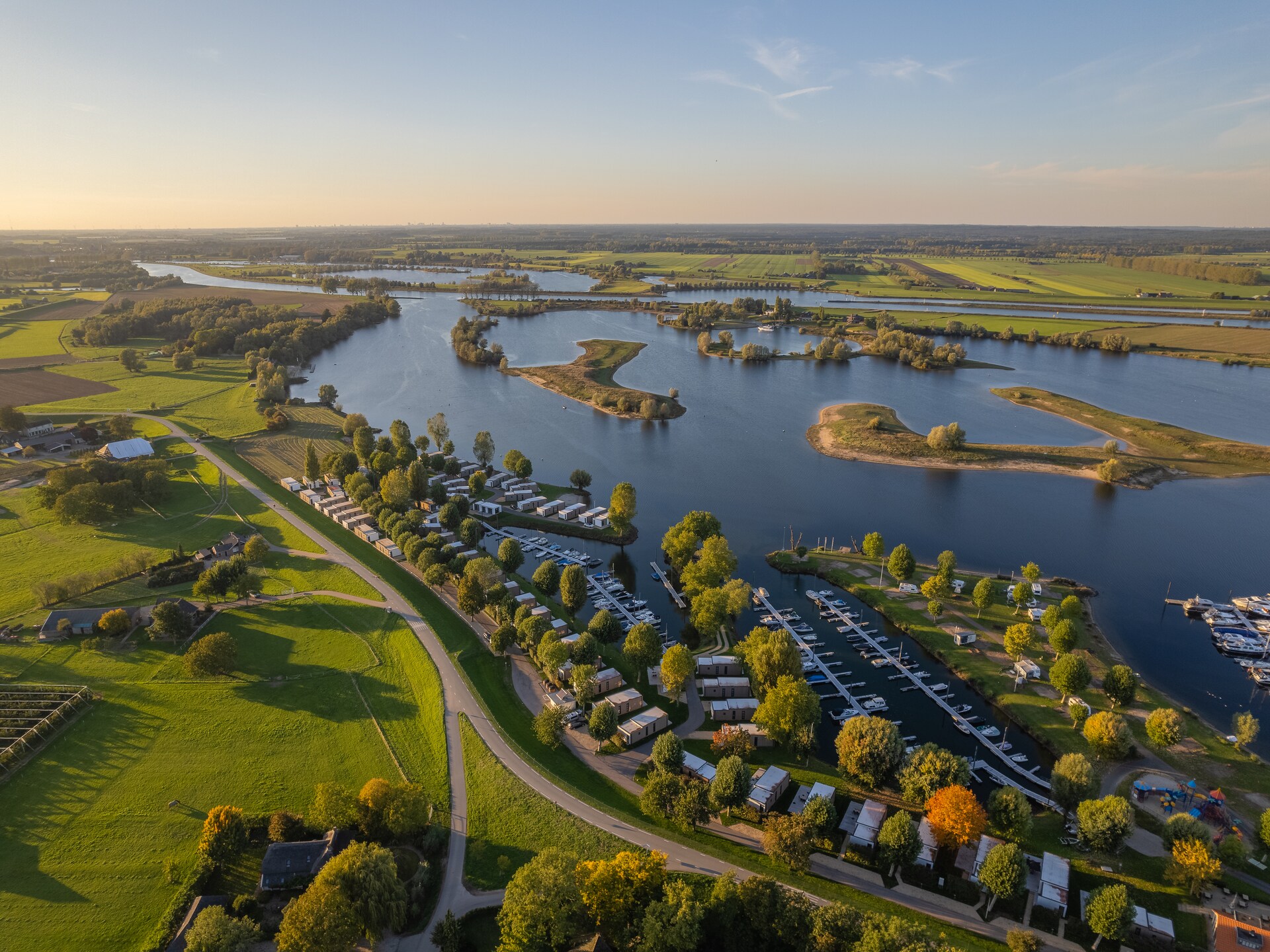 Tiny House aan het Nederrijnmeer: romantisch verblijf met uitzicht in Maurik - foto 21