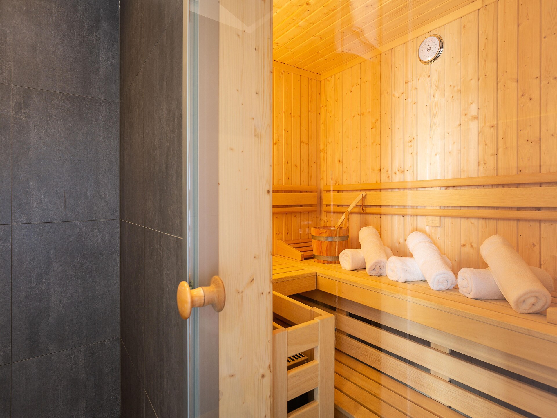 Rieten dakoase voor 6 bij het strand van Dranske met zwembad en sauna - foto 11