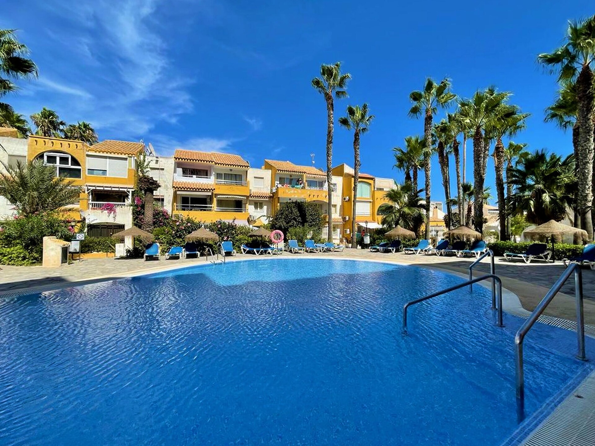 6-persoons vakantiehuis aan het strand in Roquetas de Mar - foto 1