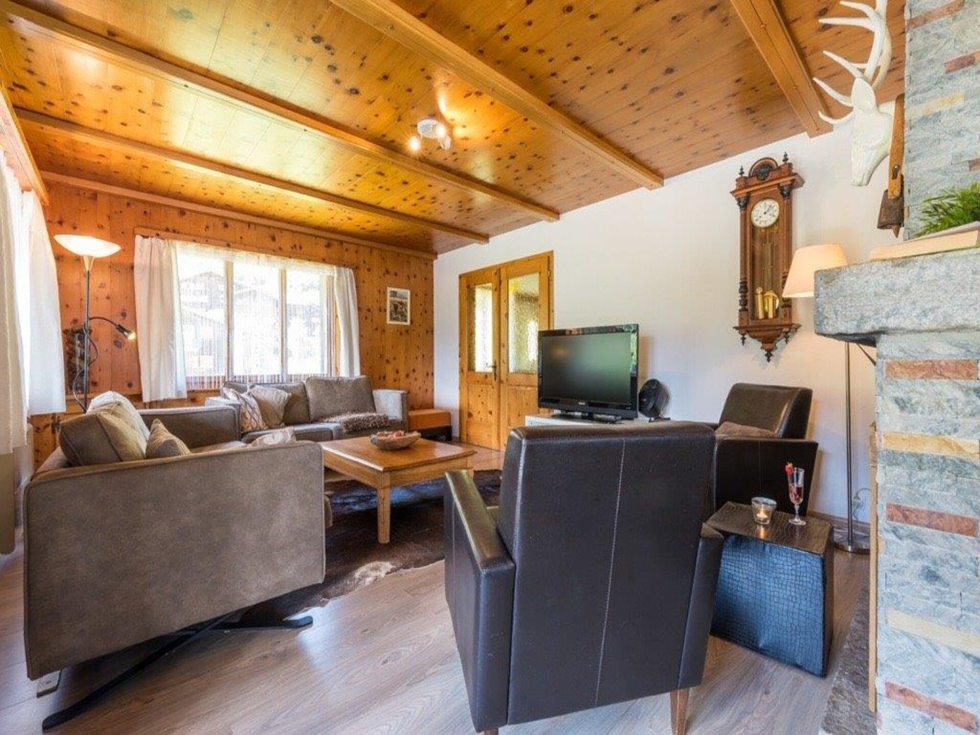 Ruim 8-persoons chalet aan de bosrand bij de Aletsch Arena - foto 4