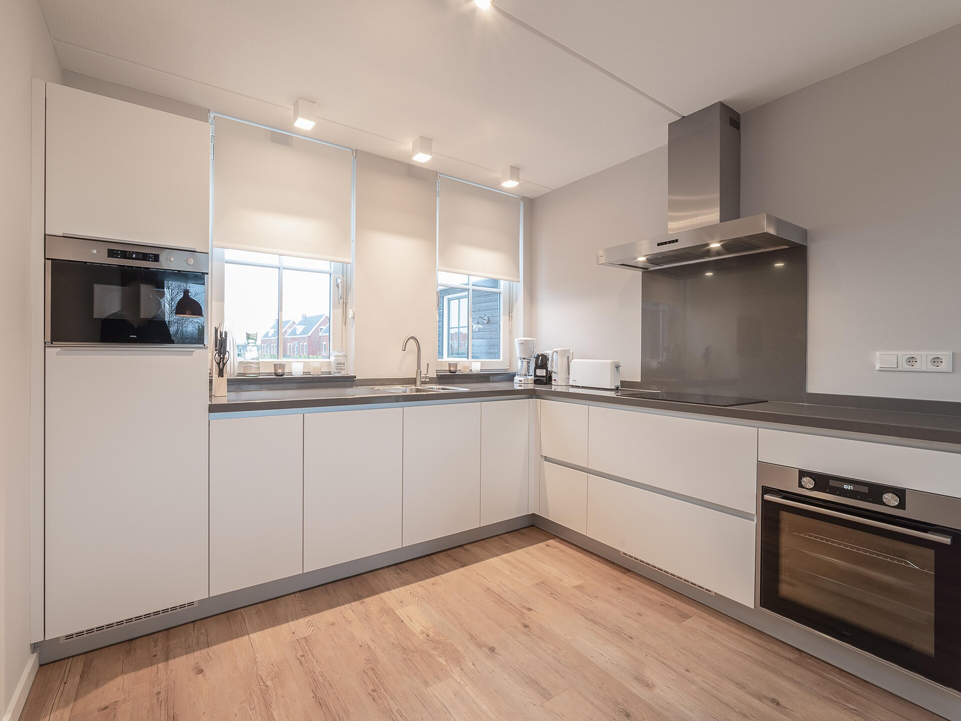 Luxe vrijstaand vakantiehuis met sauna op 100m van zee in Colijnsplaat - foto 17