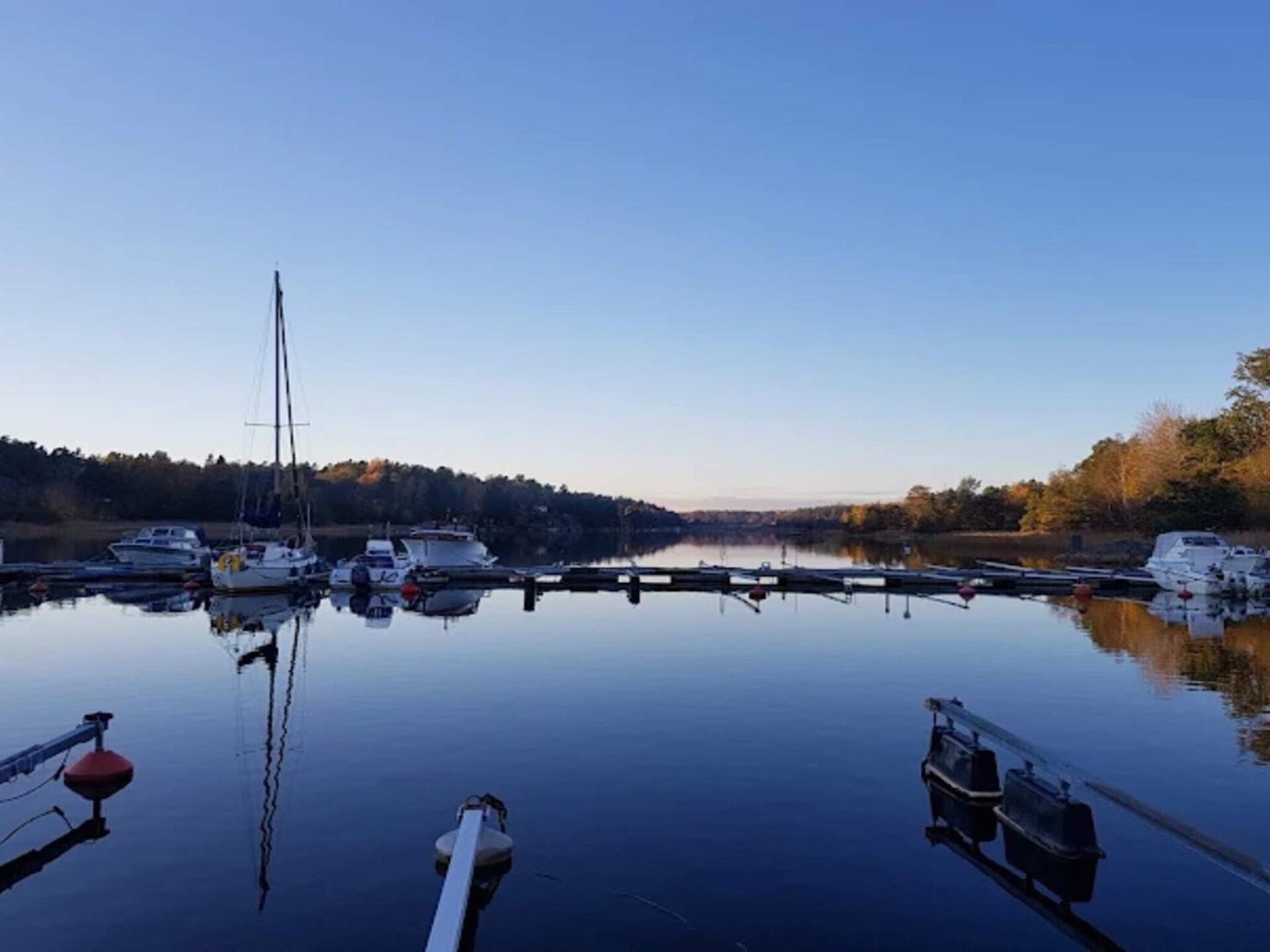 Idyllische blokhut aan het Stora Färgen-meer met panoramisch uitzicht - foto 12