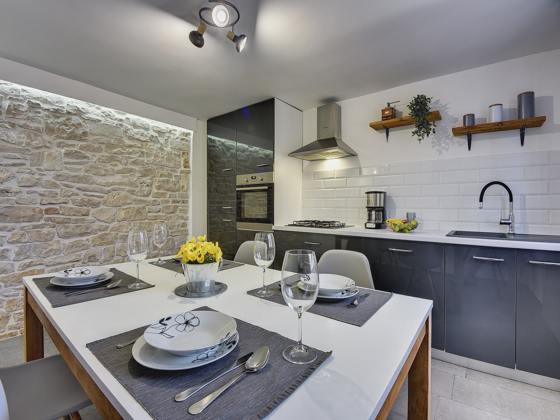 Villa Korina: Sfeervol vakantiehuis voor 5 in Rakalj, 2 km van strand - foto 13