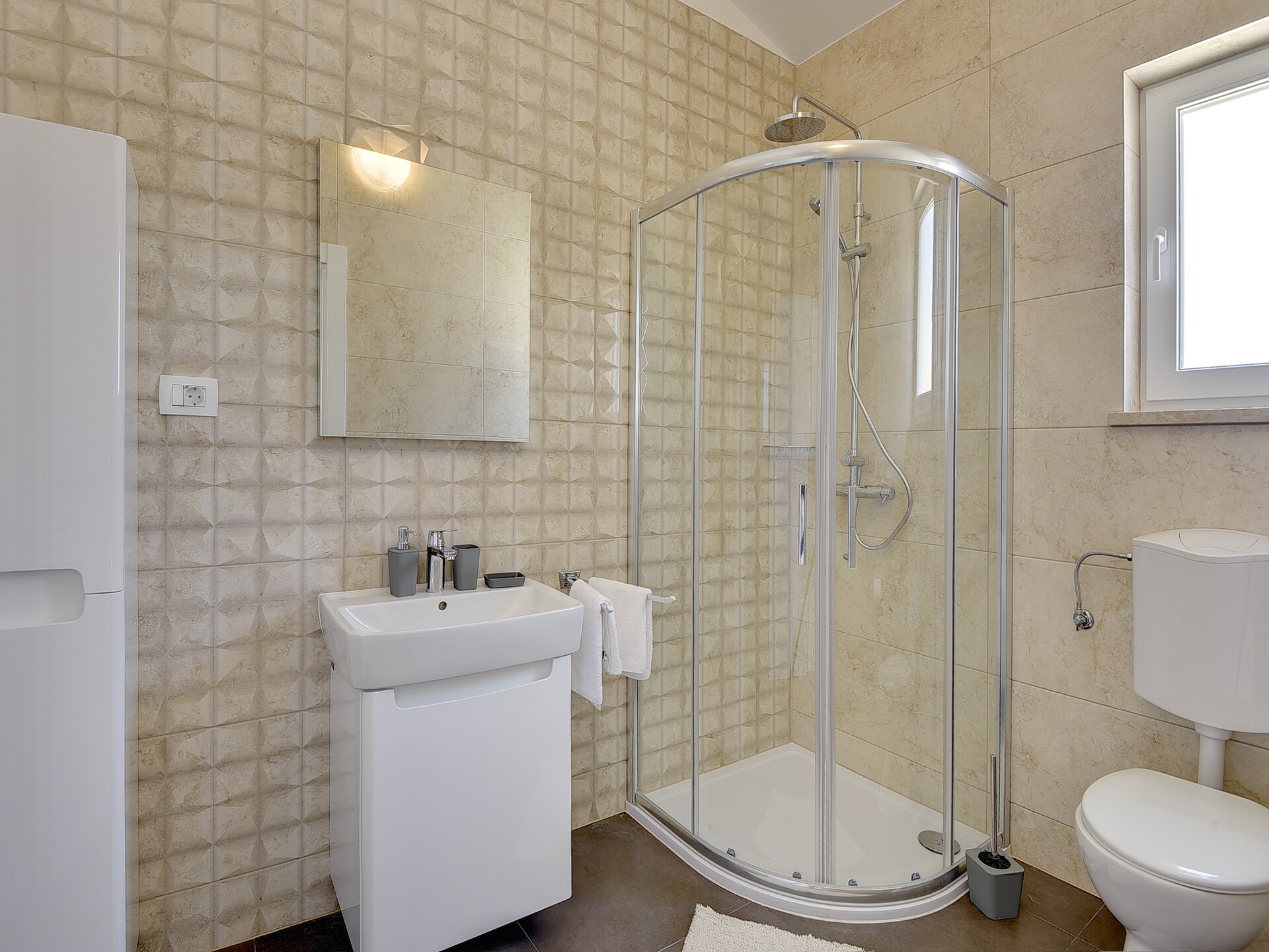 Villa Lu: Ruim vrijstaand huis met privézwembad bij Marčana, Istrië - foto 20