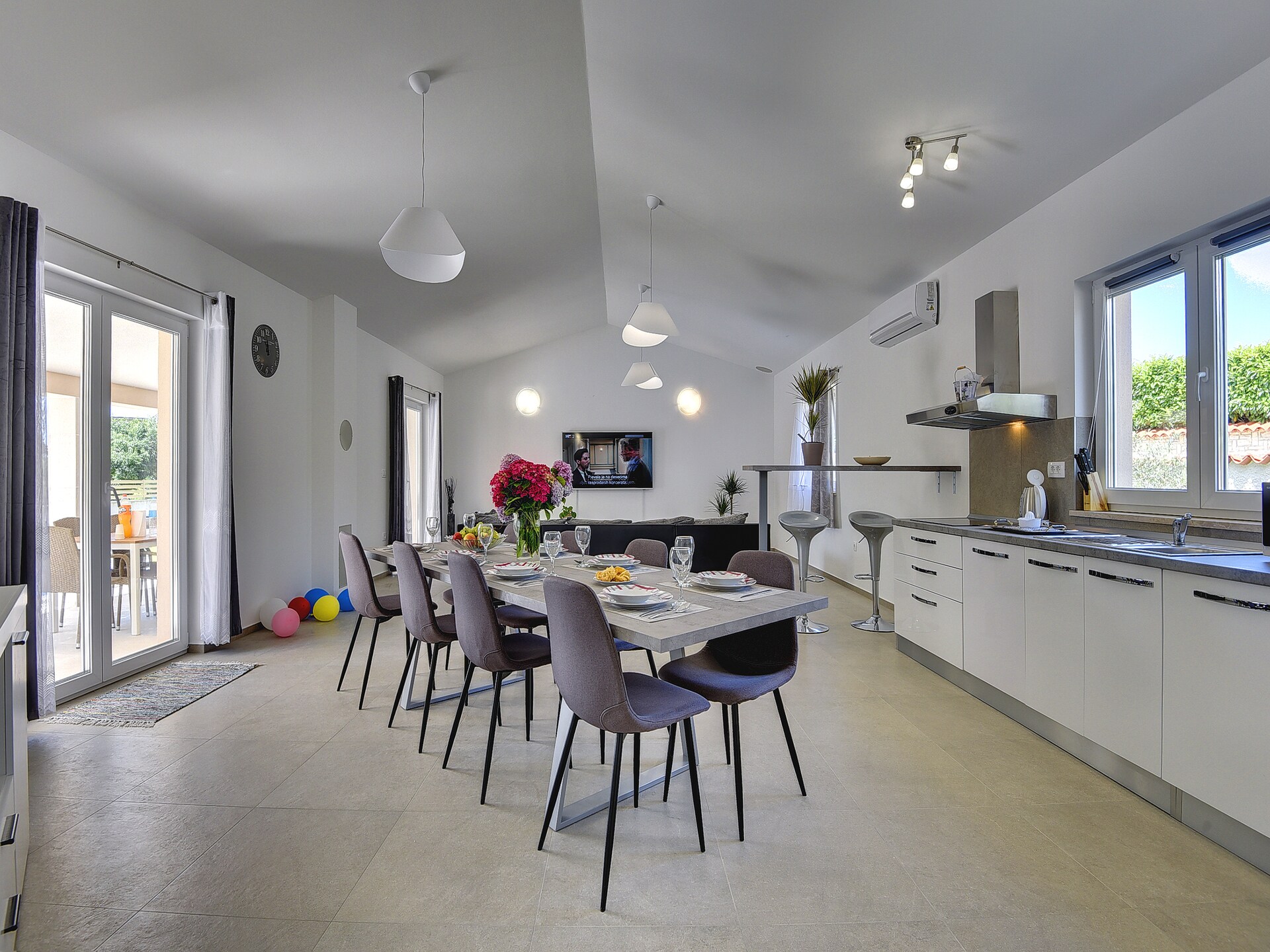 Villa Lu: Ruim vrijstaand huis met privézwembad bij Marčana, Istrië - foto 13