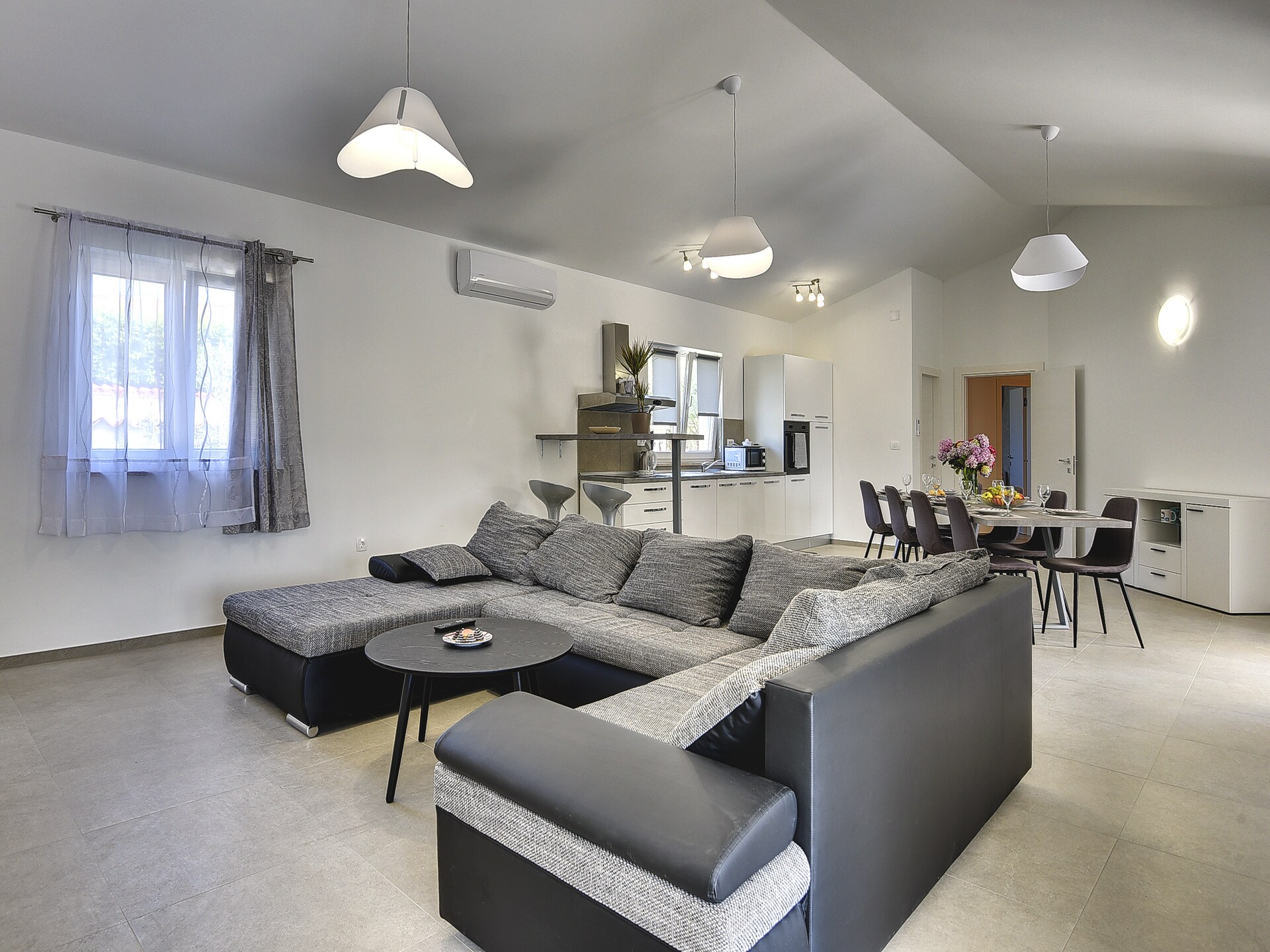 Villa Lu: Ruim vrijstaand huis met privézwembad bij Marčana, Istrië - foto 9