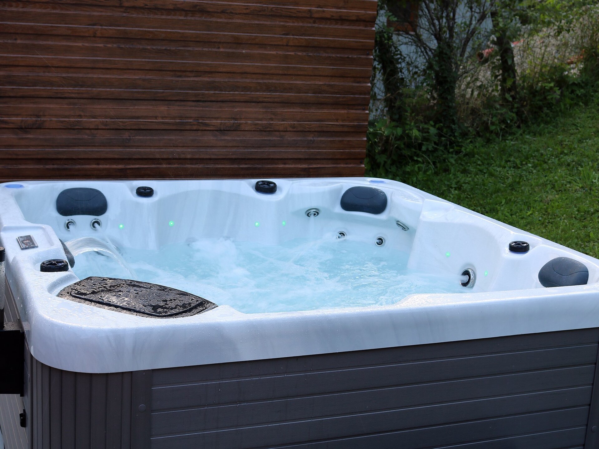 Authentiek houten vakantiehuis met hot tub vlakbij wellness Tuheljske Toplice - foto 8