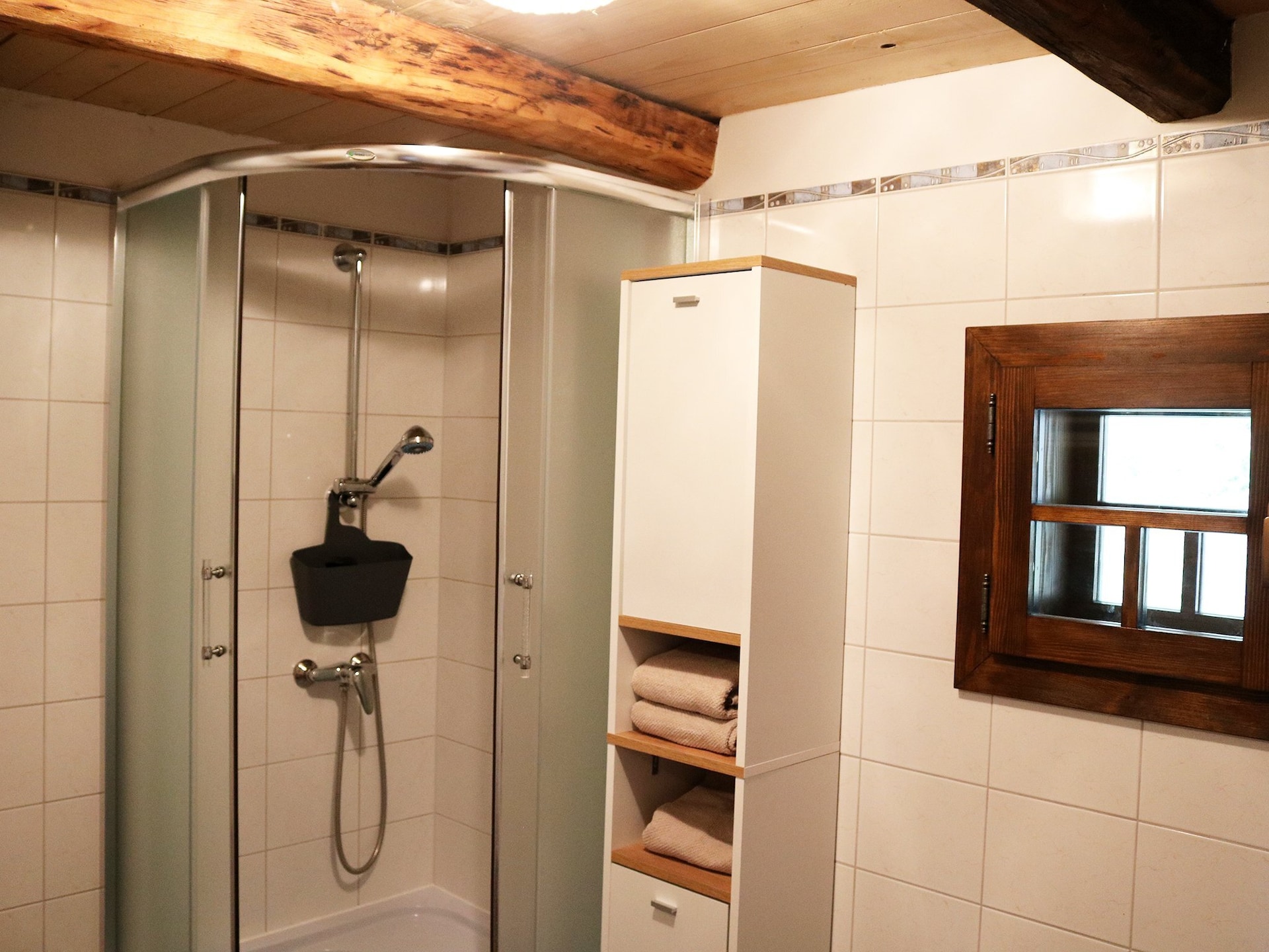 Authentiek houten vakantiehuis met hot tub vlakbij wellness Tuheljske Toplice - foto 2