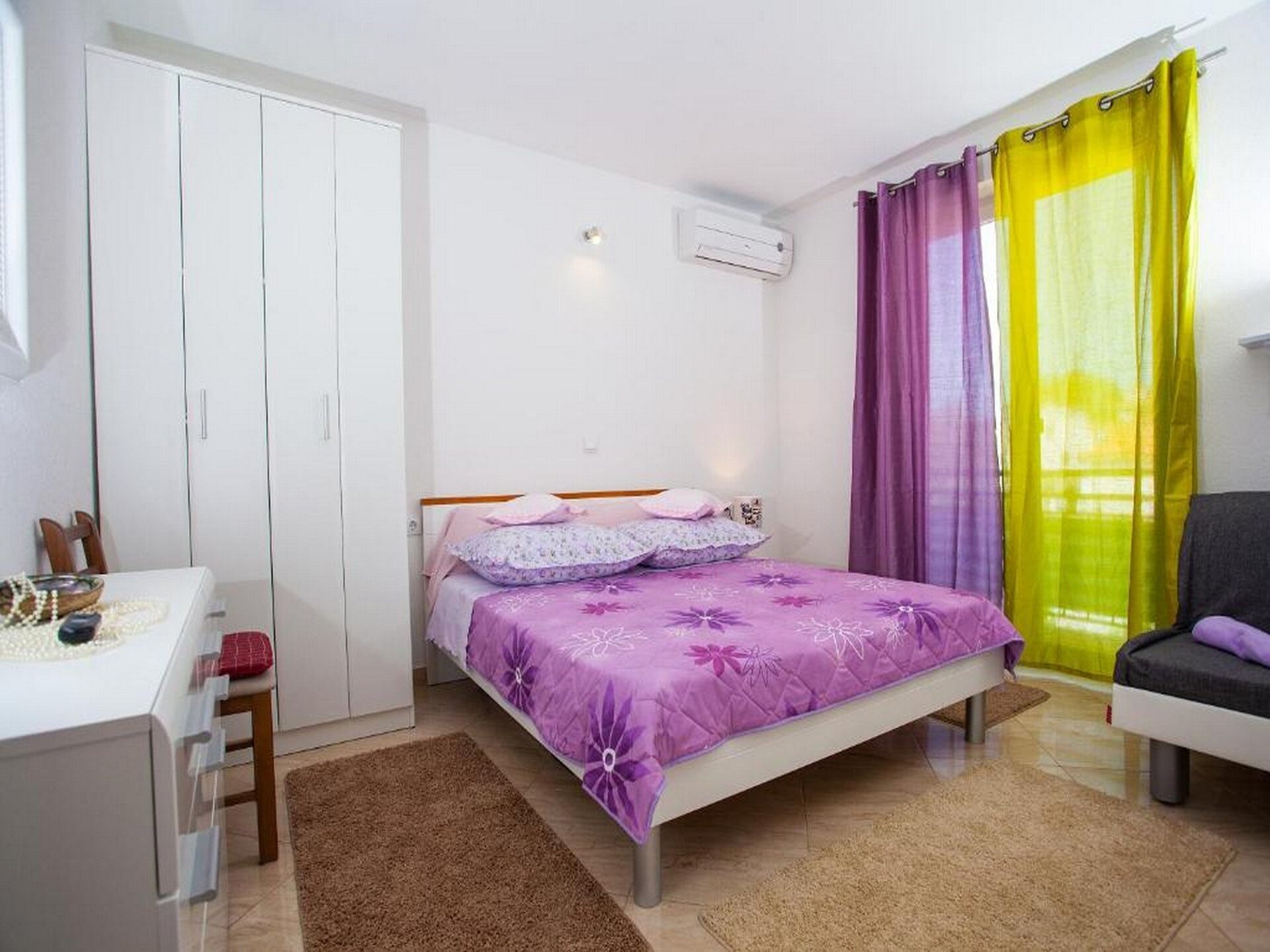 Appartement aan zee in Baška Voda met ruim terras en panoramisch zeezicht - foto 7