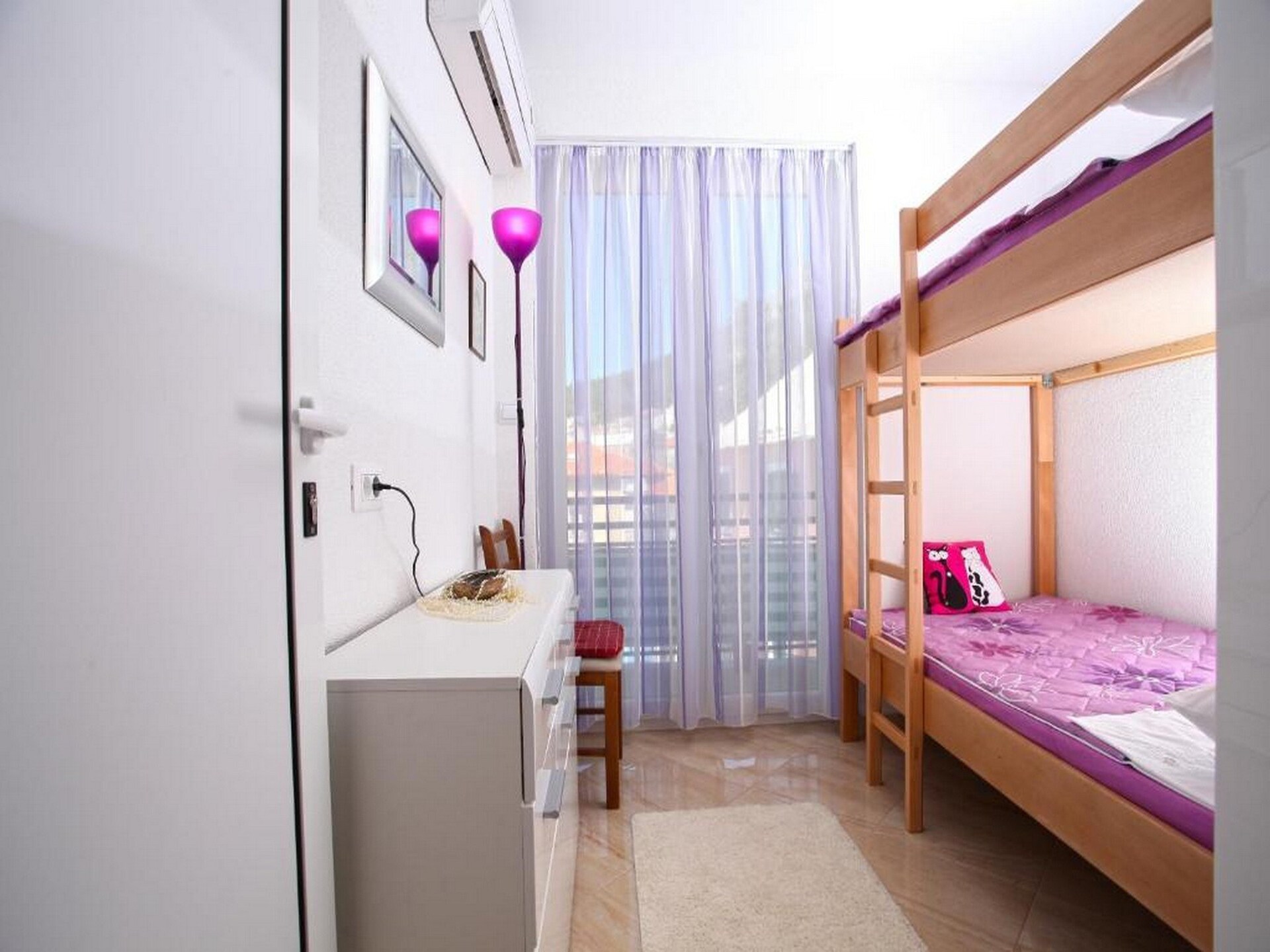 Appartement aan zee in Baška Voda met ruim terras en panoramisch zeezicht - foto 3