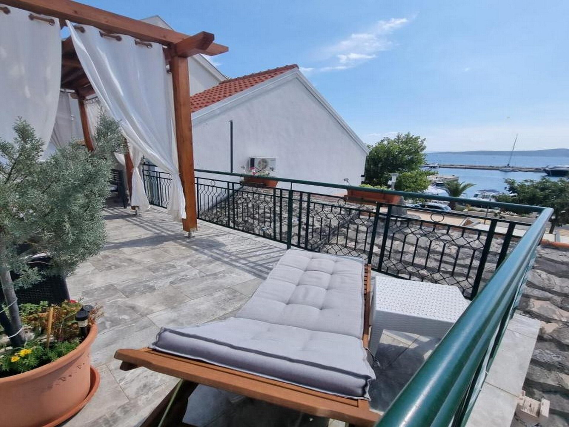 Appartement aan zee in Baška Voda met ruim terras en panoramisch zeezicht - foto 31